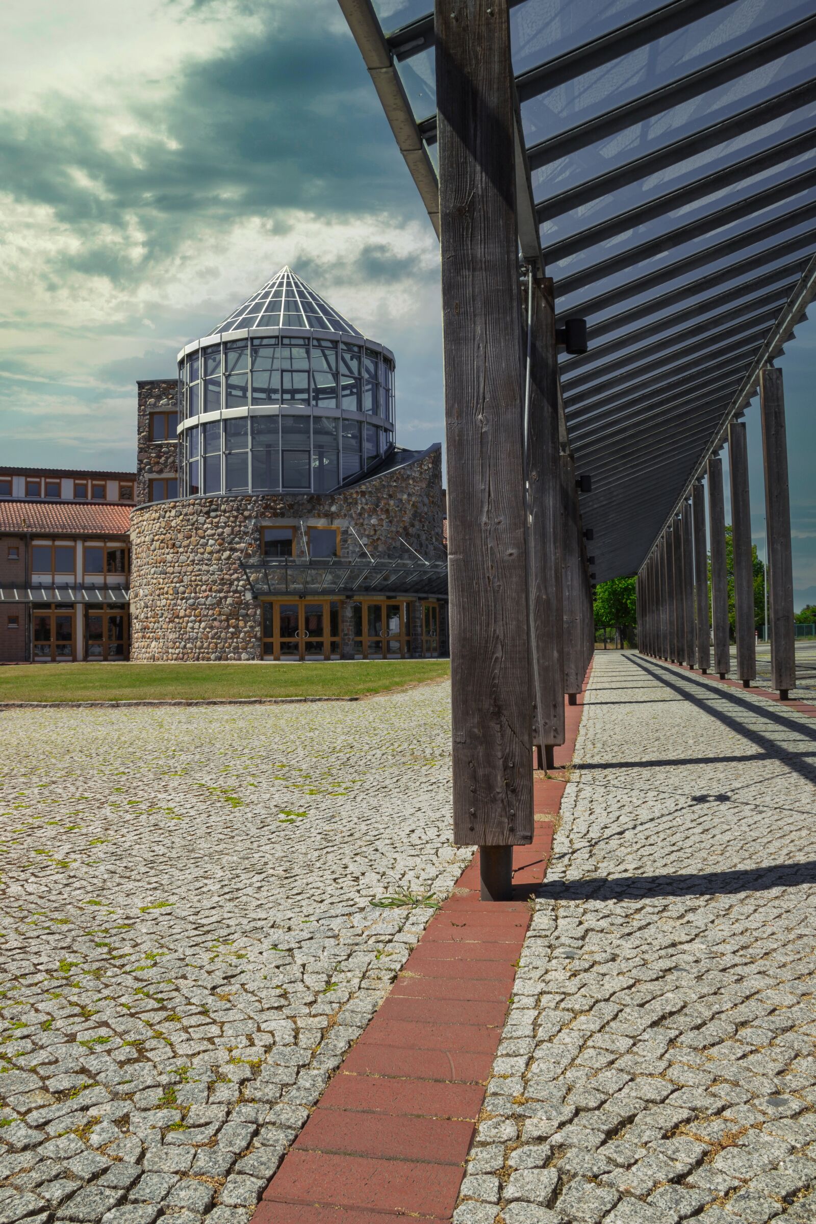 Canon EF-S 18-135mm F3.5-5.6 IS sample photo. High school, templin, uckermark photography