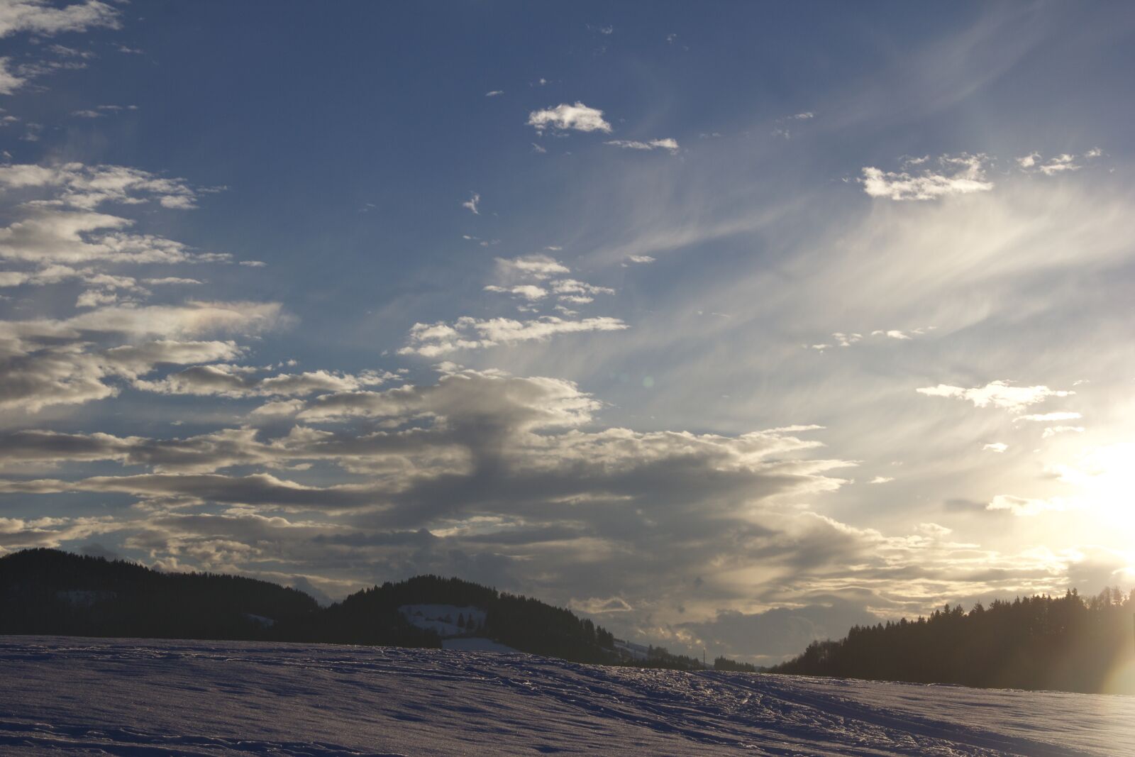 Canon EF-S 18-135mm F3.5-5.6 IS sample photo. Sunset, winter mood, snow photography