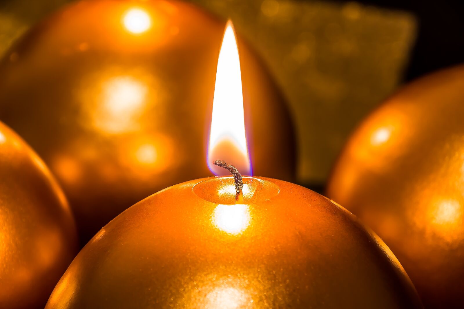 Canon EOS 650D (EOS Rebel T4i / EOS Kiss X6i) sample photo. Candle, christmas candle, candlelight photography