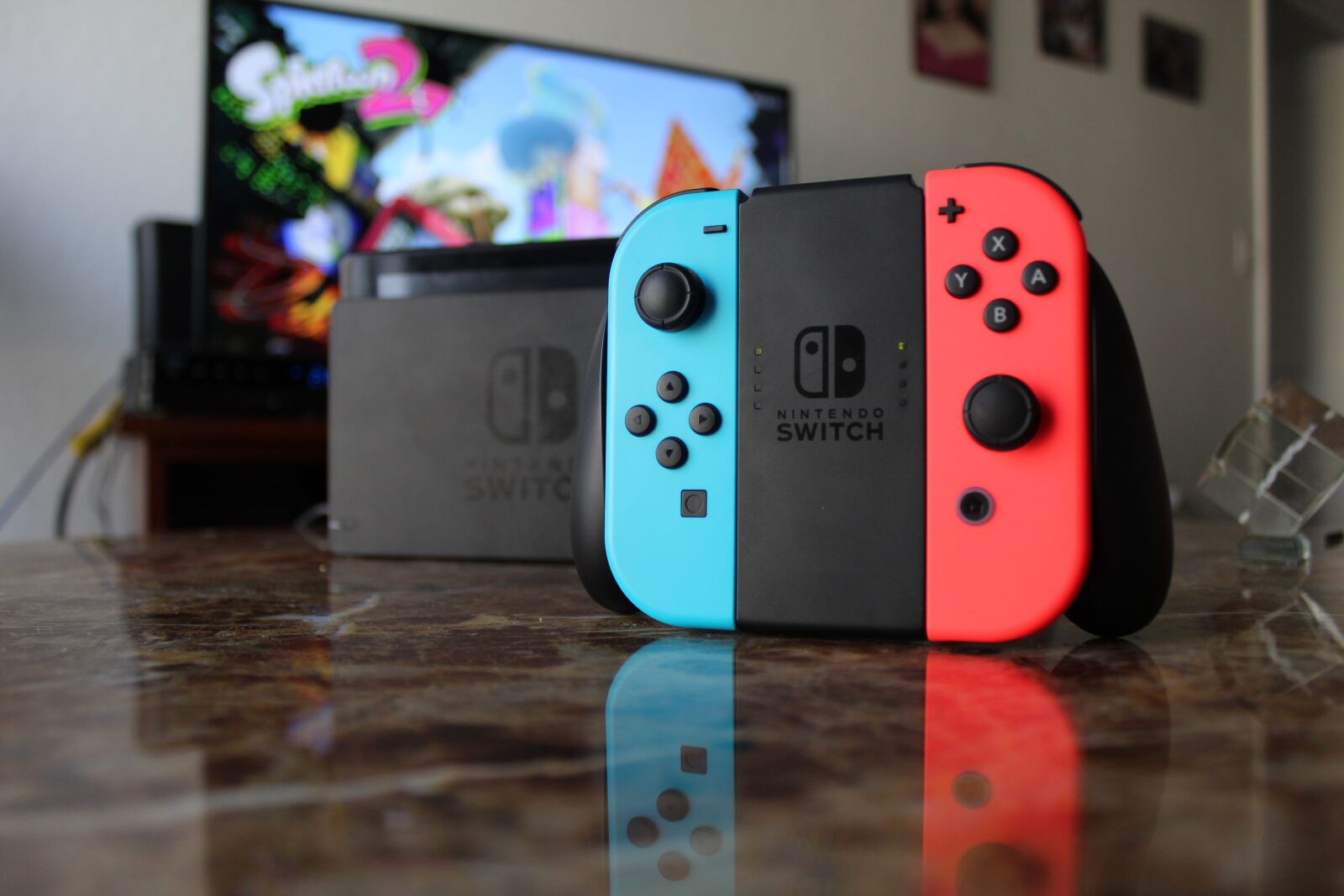 Canon EOS 1300D (EOS Rebel T6 / EOS Kiss X80) sample photo. Nintendo switch, switch, nintendo photography