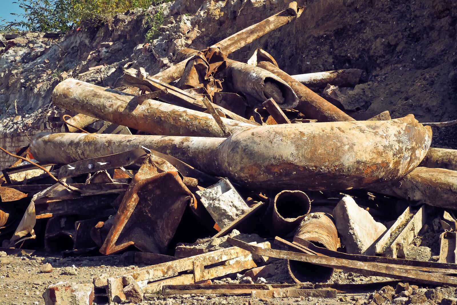 Olympus OM-D E-M10 sample photo. Garbage, debris, waste photography