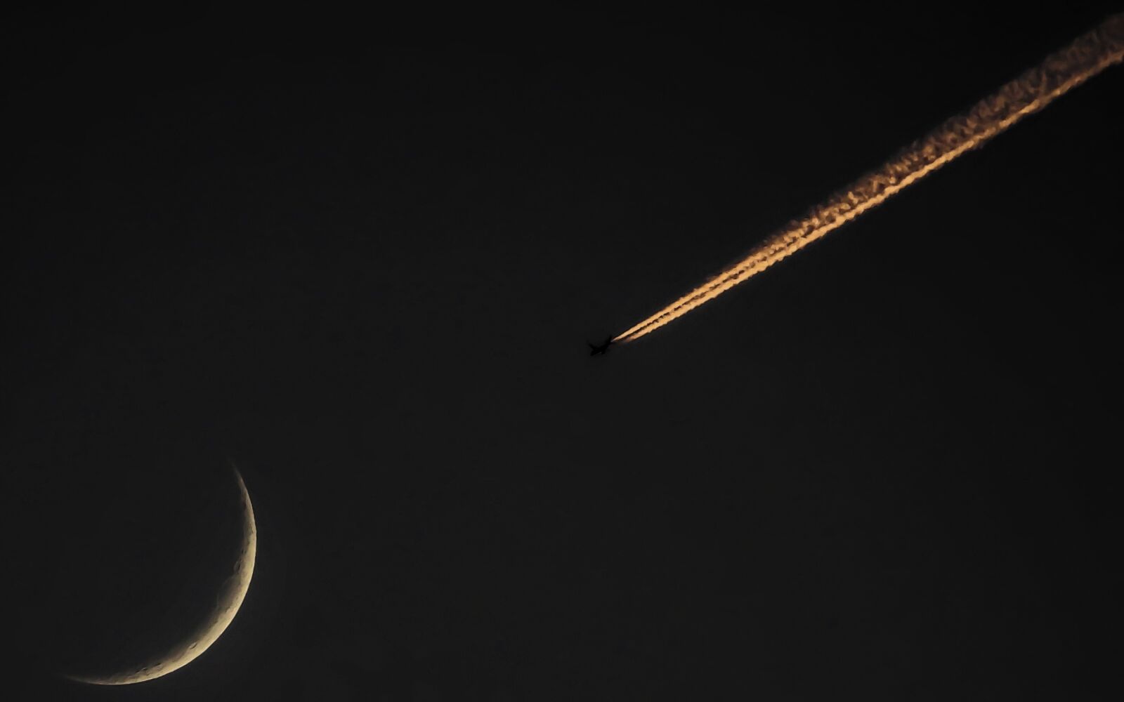 Nikon Coolpix P1000 sample photo. Moon, flight, space photography