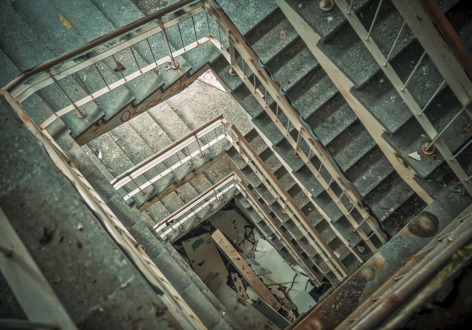 Olympus OM-D E-M10 sample photo. Lost places, hall, abandoned photography