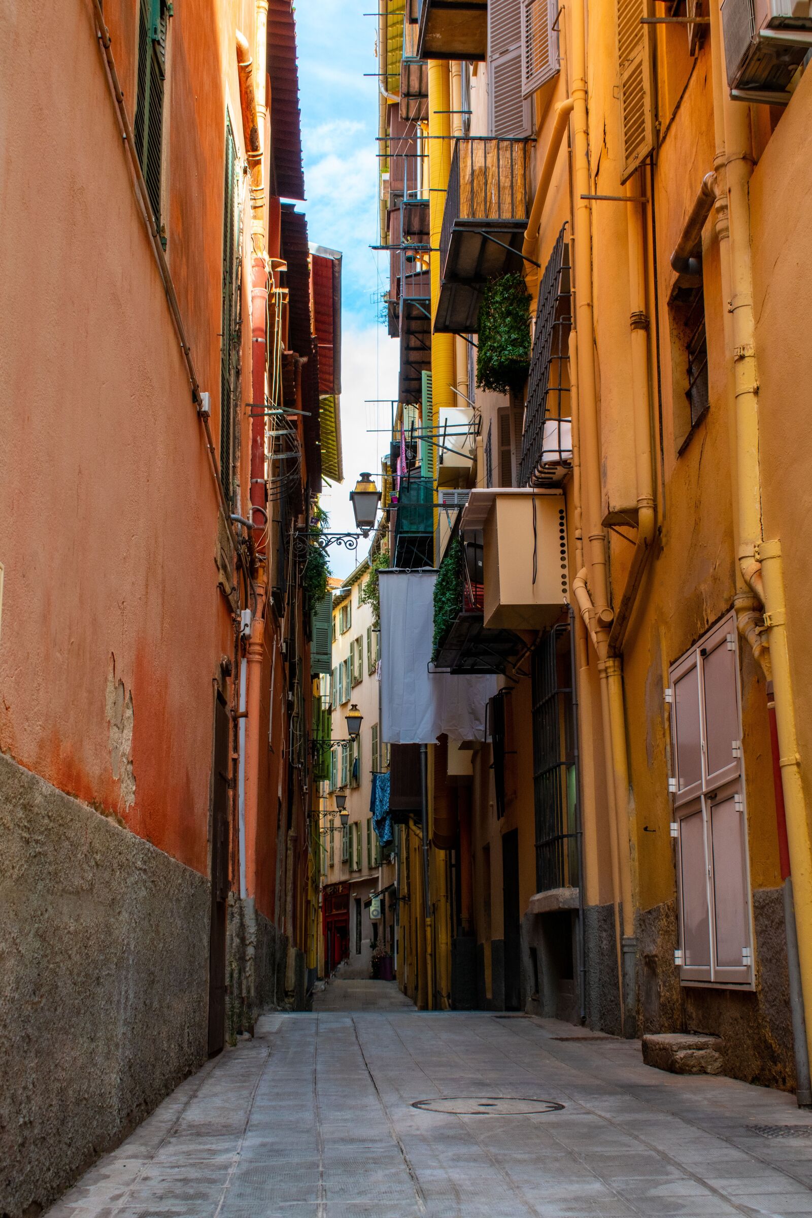 Nikon D5600 sample photo. Street, old, nice photography