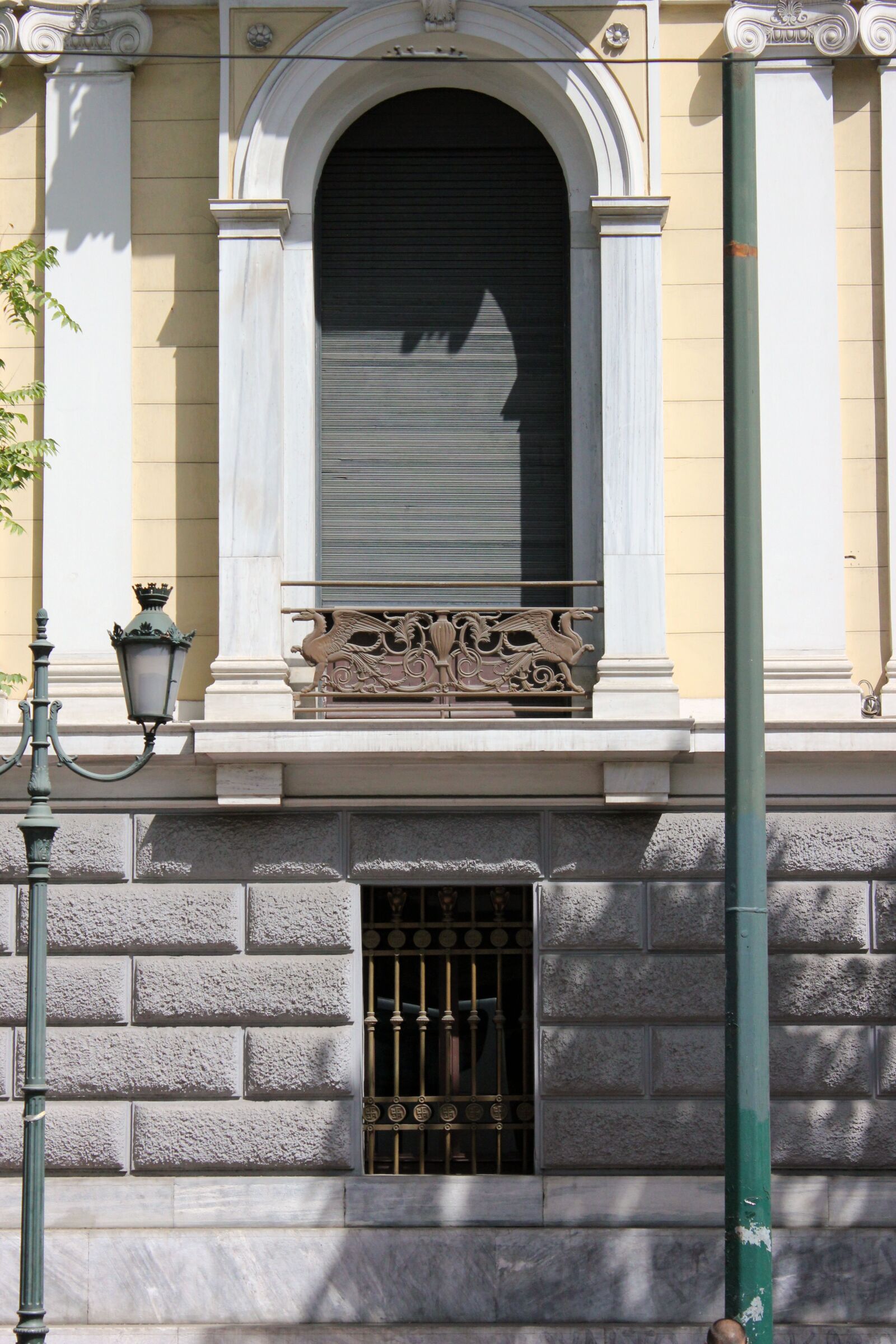 Canon EOS 550D (EOS Rebel T2i / EOS Kiss X4) sample photo. Doorway, arch, greece photography