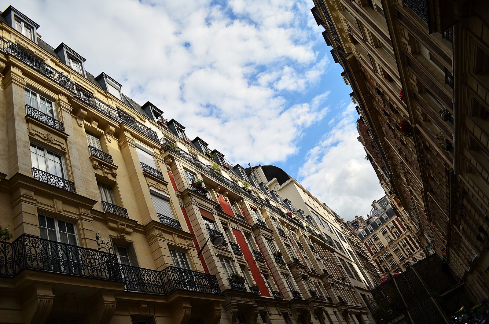 Nikon D5100 sample photo. Montmartre, street, paris photography