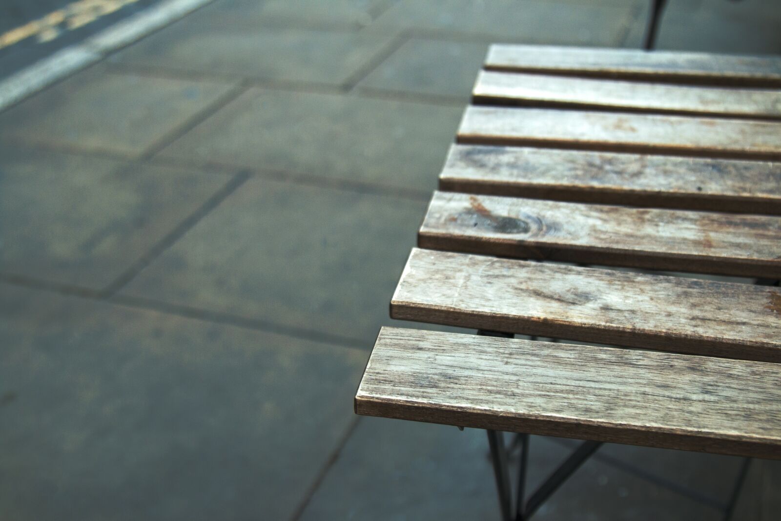 Canon EOS 70D + Canon EF 24-105mm F4L IS USM sample photo. Table, urban, wooden photography