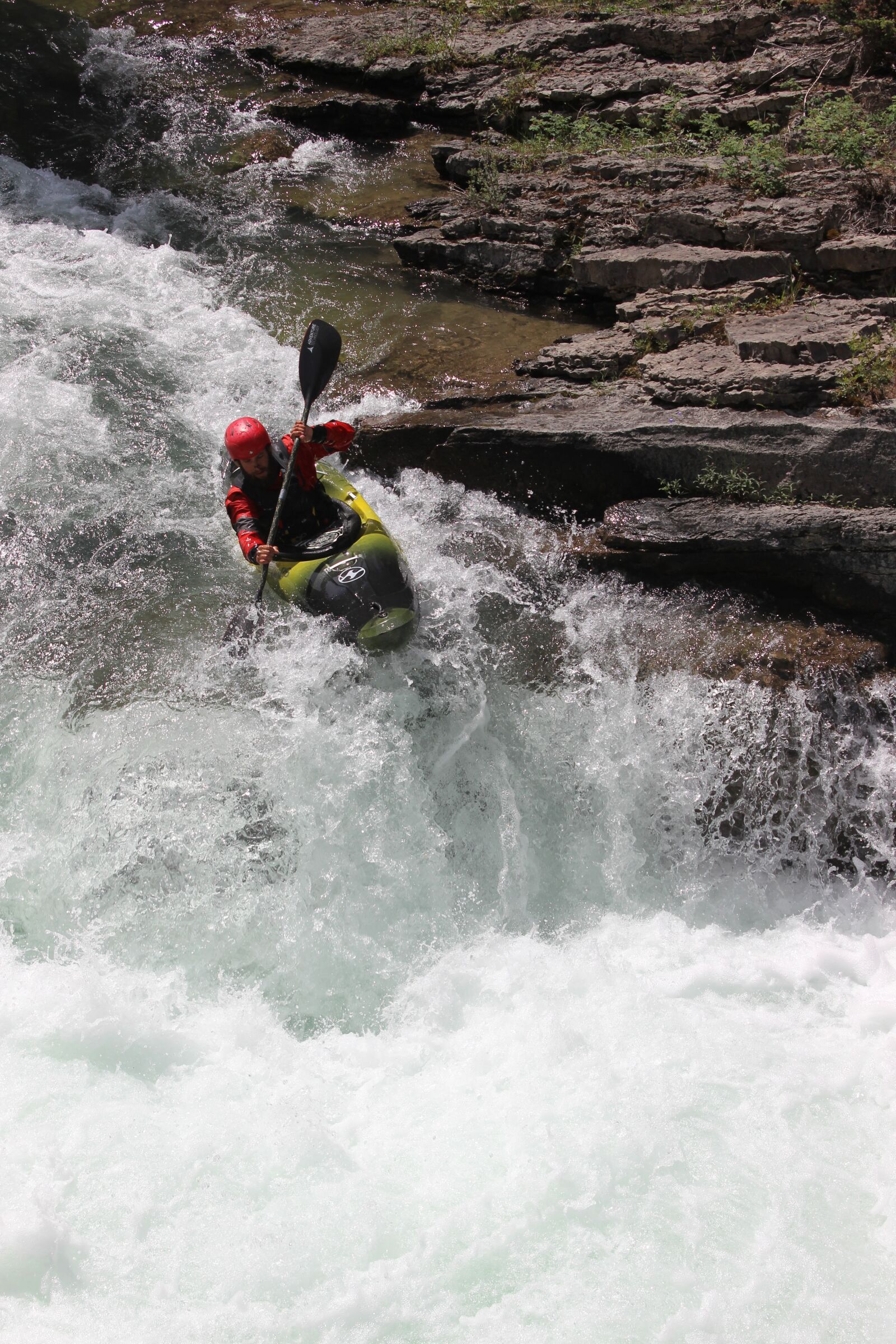Canon EOS 600D (Rebel EOS T3i / EOS Kiss X5) sample photo. Kayak, waterfall, whitewater photography