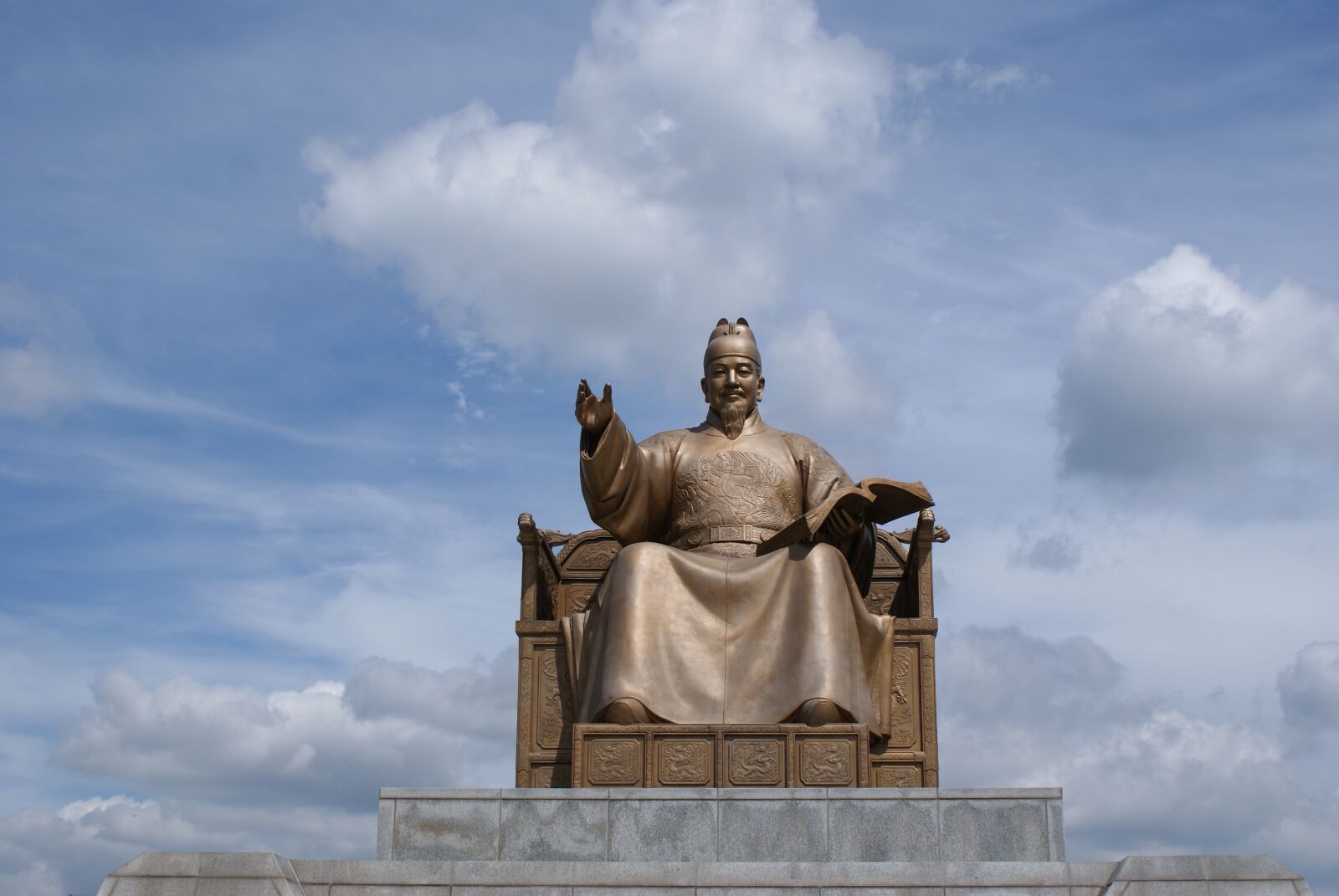 Sony Alpha DSLR-A300 sample photo. King sejong the great photography
