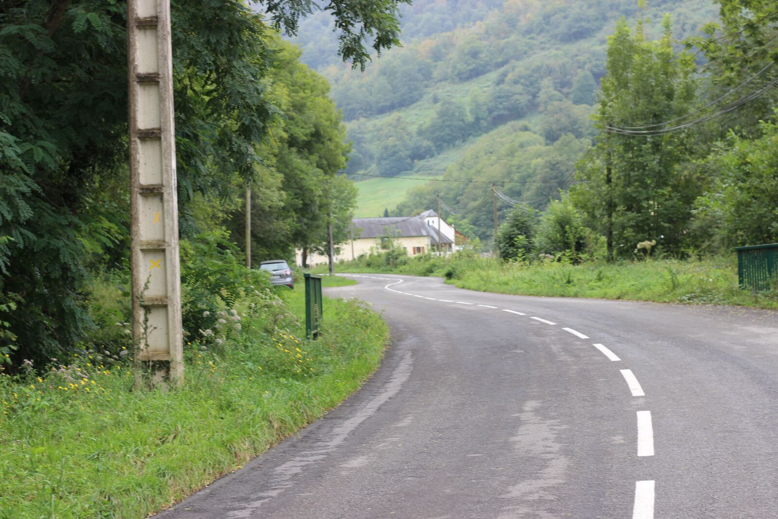 Canon EOS 600D (Rebel EOS T3i / EOS Kiss X5) + Canon EF 50mm F1.8 STM sample photo. Pyrenee, mountain, lanne in photography