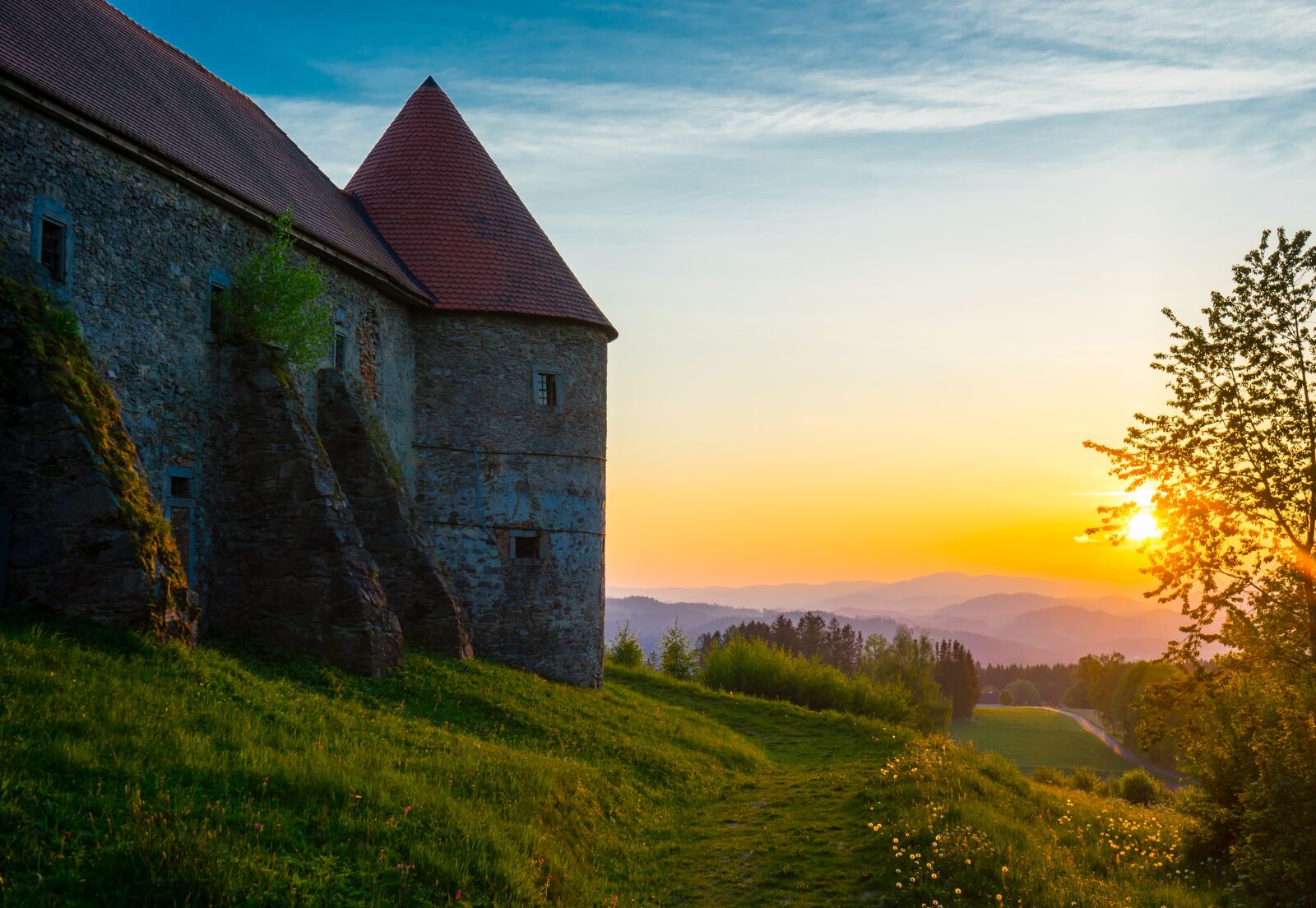 Sony a7 II + Sony FE 28-70mm F3.5-5.6 OSS sample photo. Castle, knight, piberstein photography