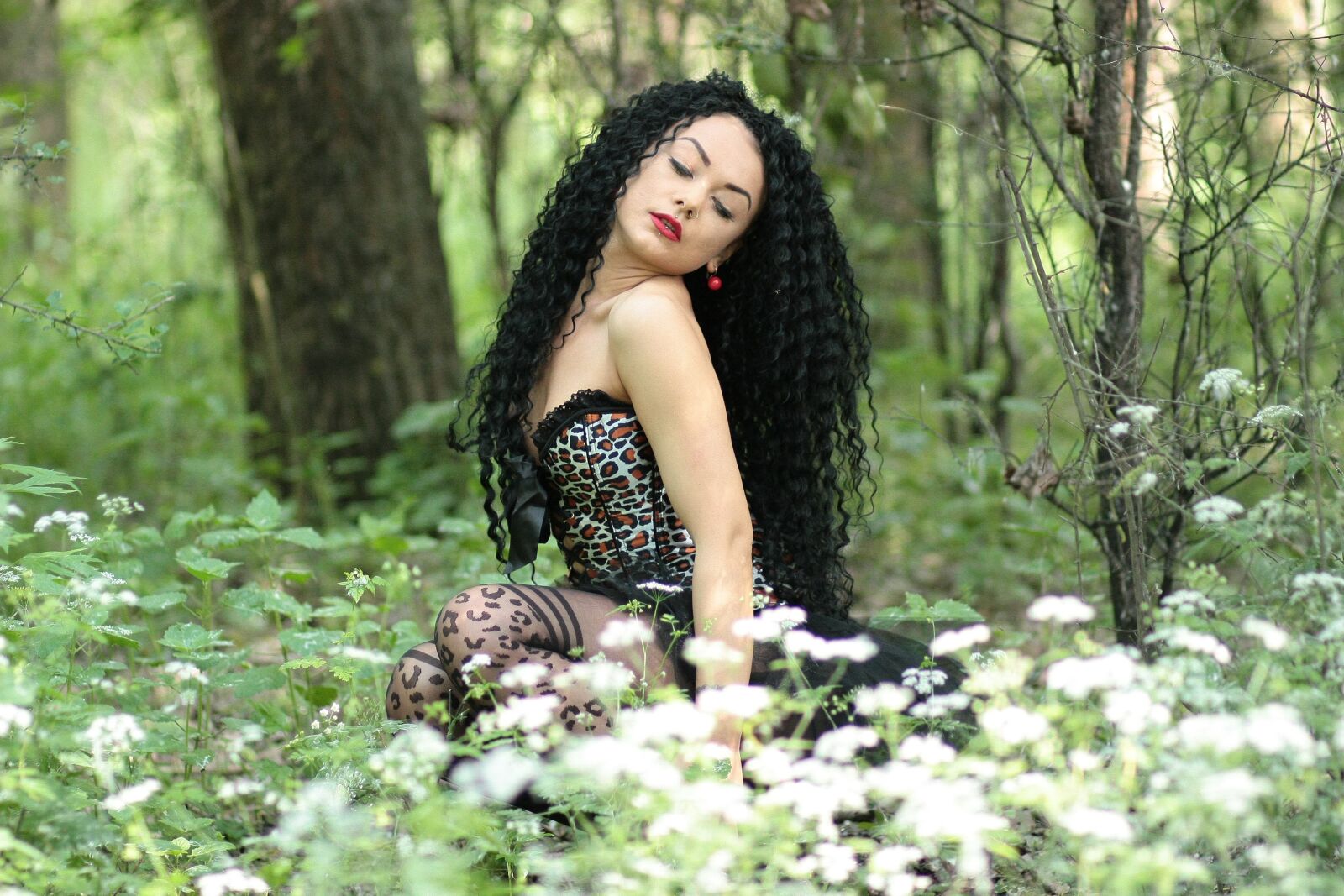 Canon EOS 450D (EOS Rebel XSi / EOS Kiss X2) sample photo. Girl, wild, forest photography