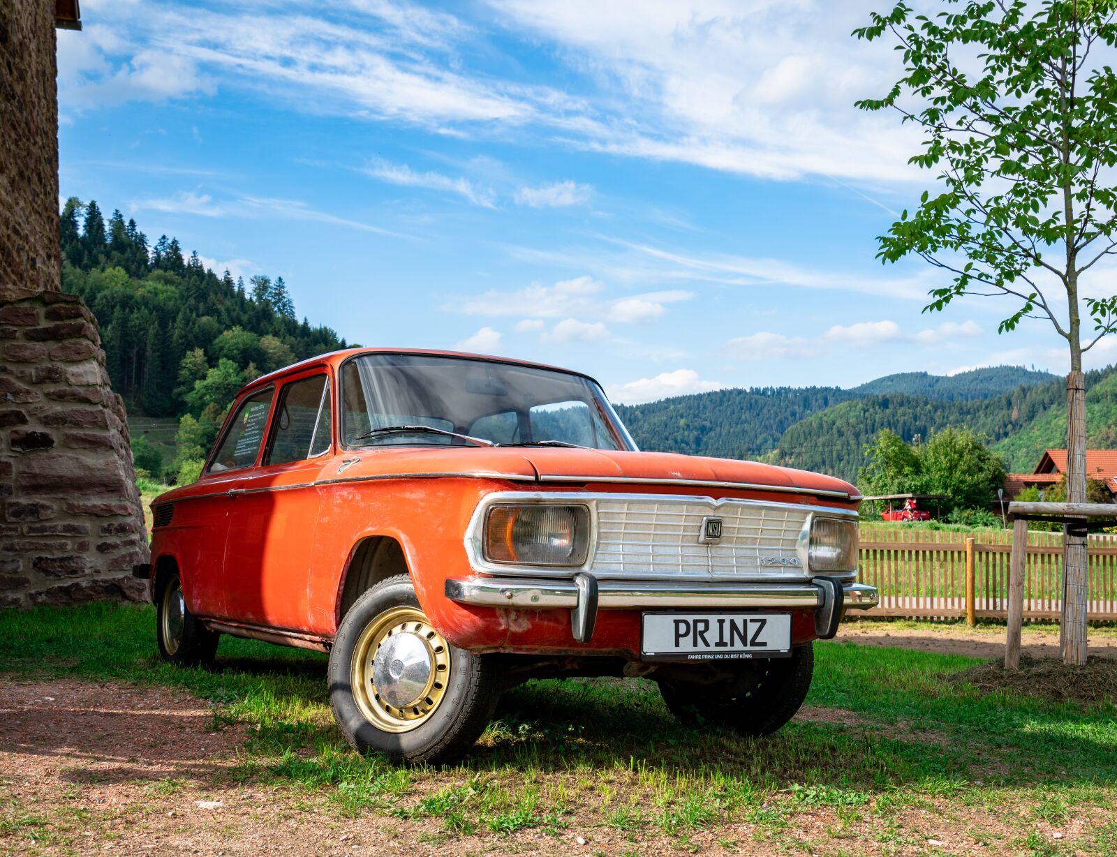 Sony a7R II + Sony Vario-Tessar T* FE 16-35mm F4 ZA OSS sample photo. Prince, auto, oldtimer photography
