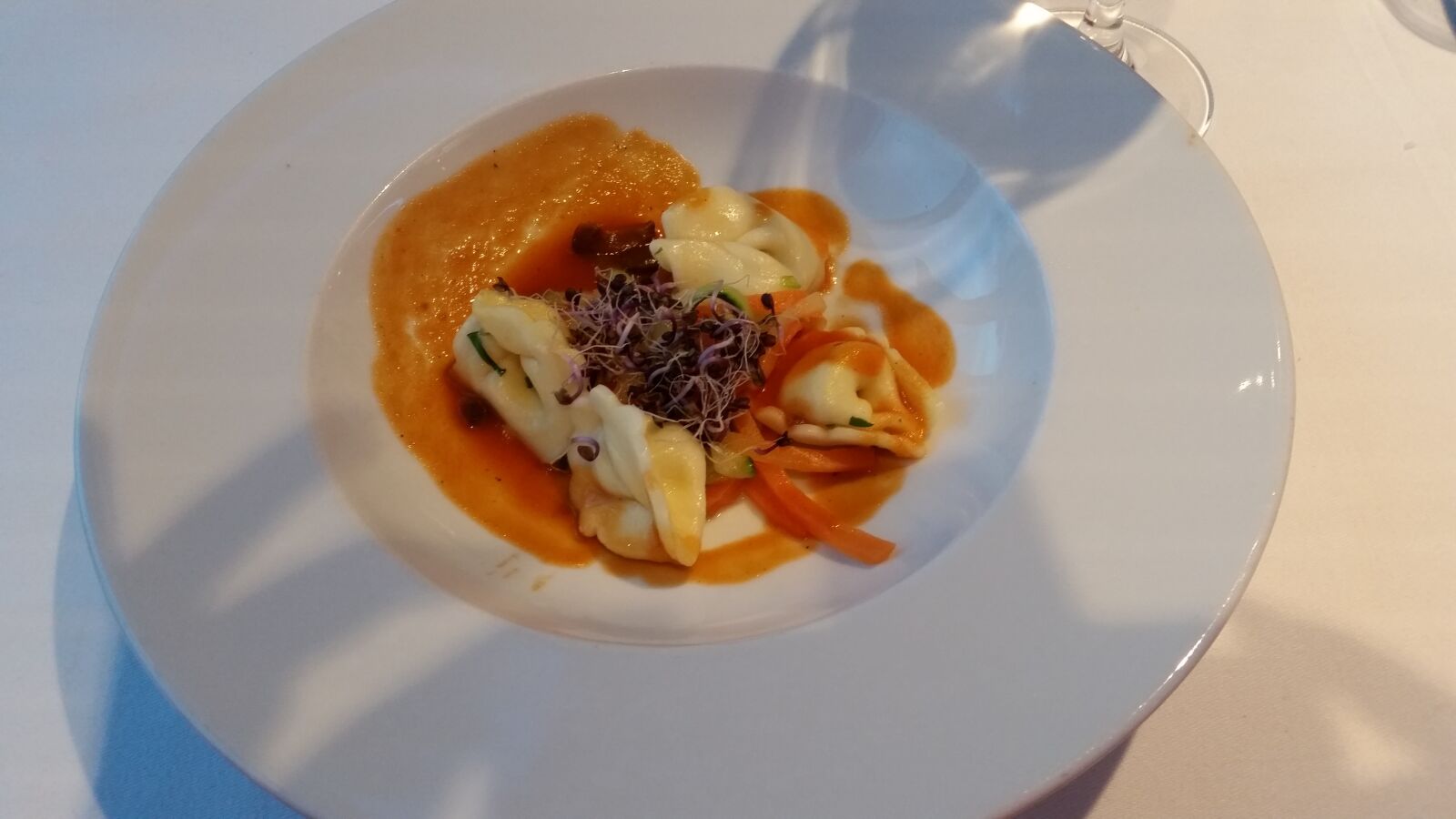 Samsung Galaxy S5 sample photo. Dinner, eat, plate photography