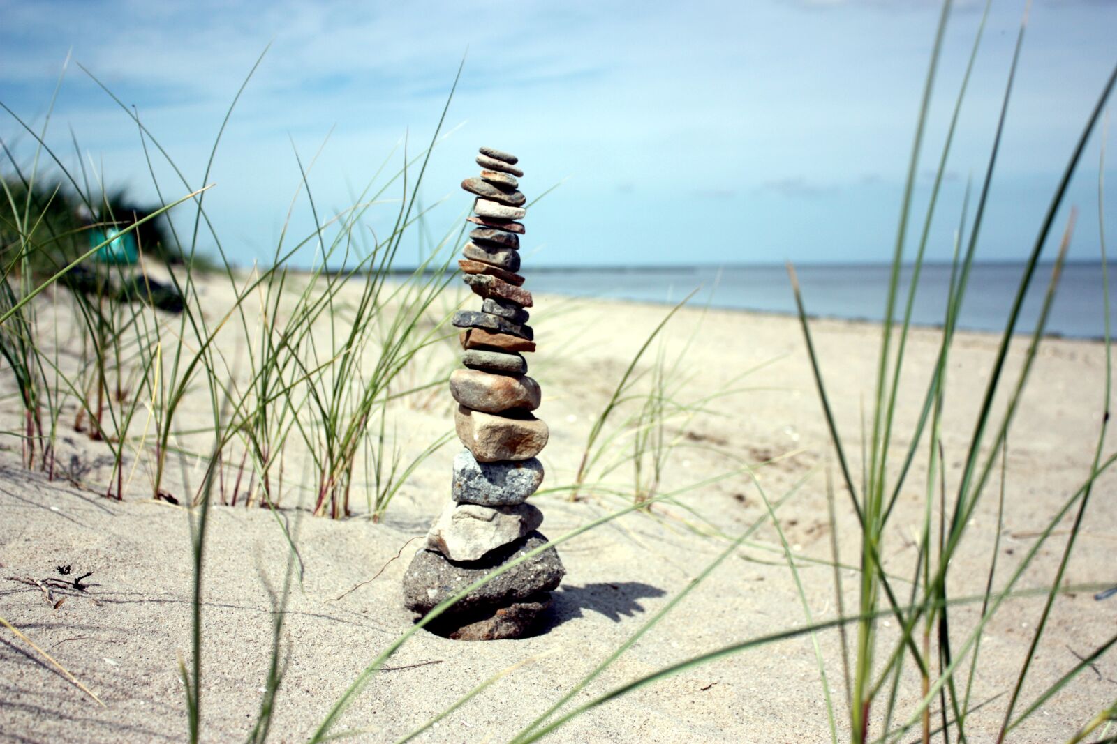 Canon EOS 450D (EOS Rebel XSi / EOS Kiss X2) sample photo. Coast, beach, stone tower photography