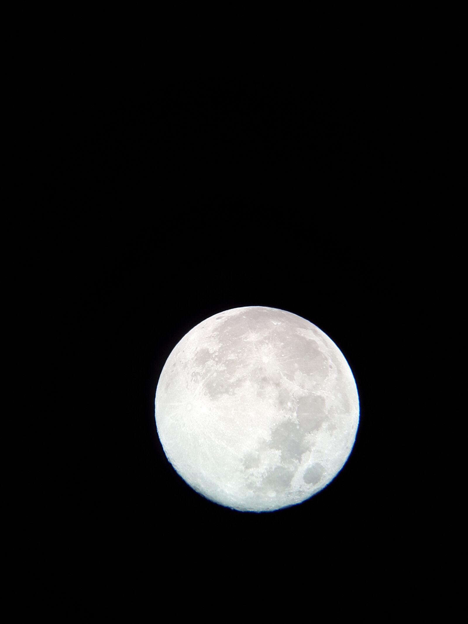 Samsung Galaxy J2 Core sample photo. Luna, abril, astronomia photography