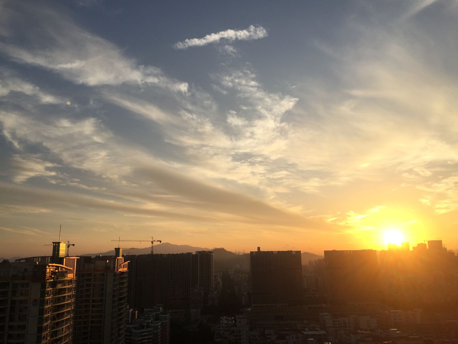 iPhone 6 back camera 4.15mm f/2.2 sample photo. Shenzhen, morning, sunrise photography