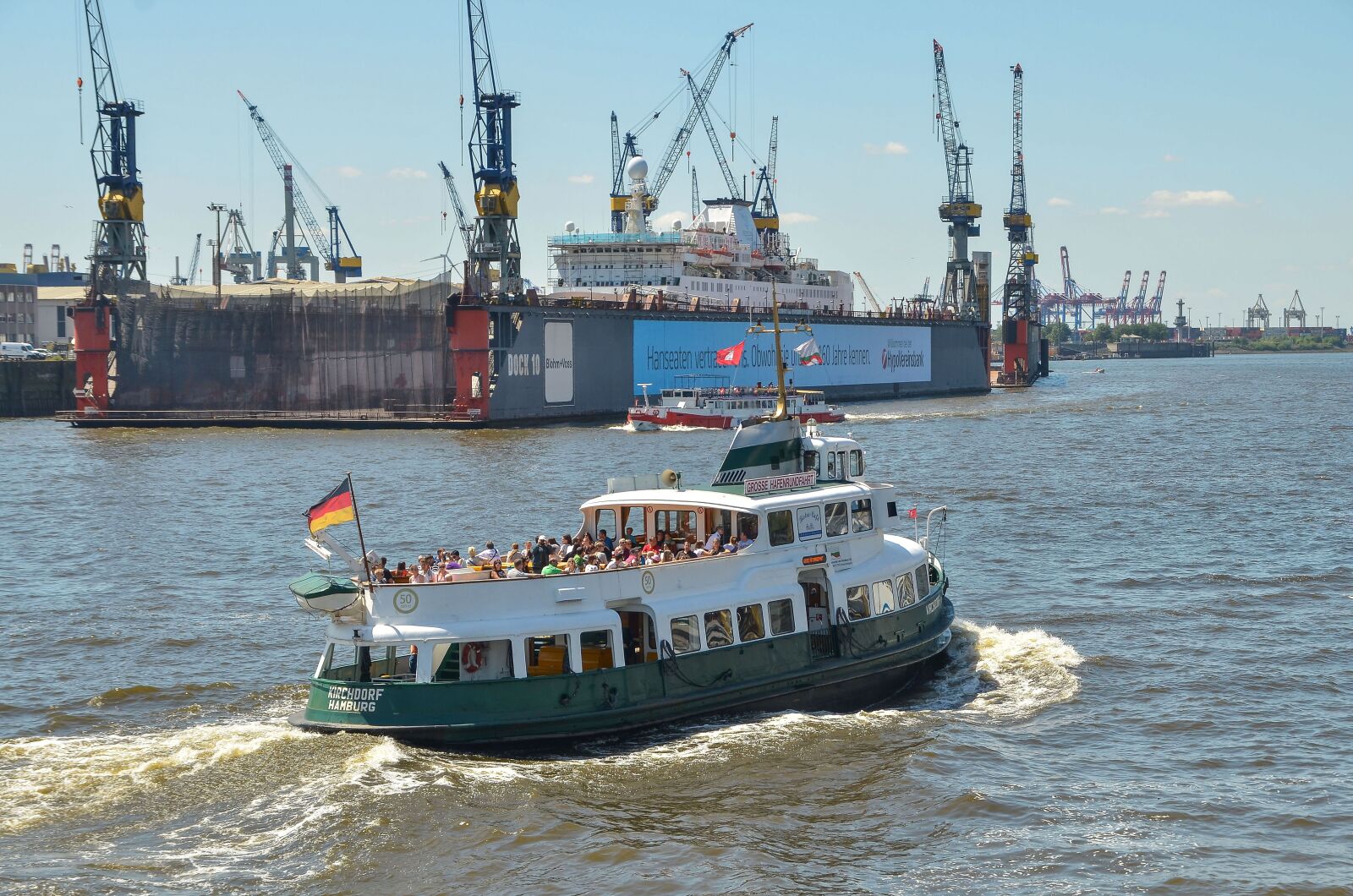 Nikon D7000 sample photo. Hamburg, port, tug photography