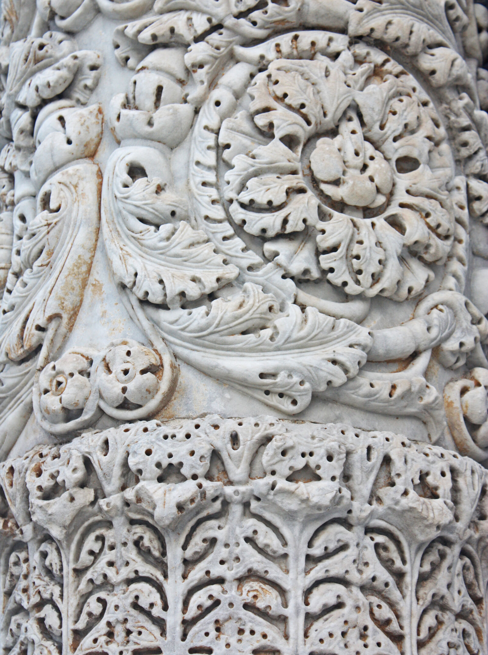 Canon EOS 450D (EOS Rebel XSi / EOS Kiss X2) sample photo. Architecture, building, carved, stones photography