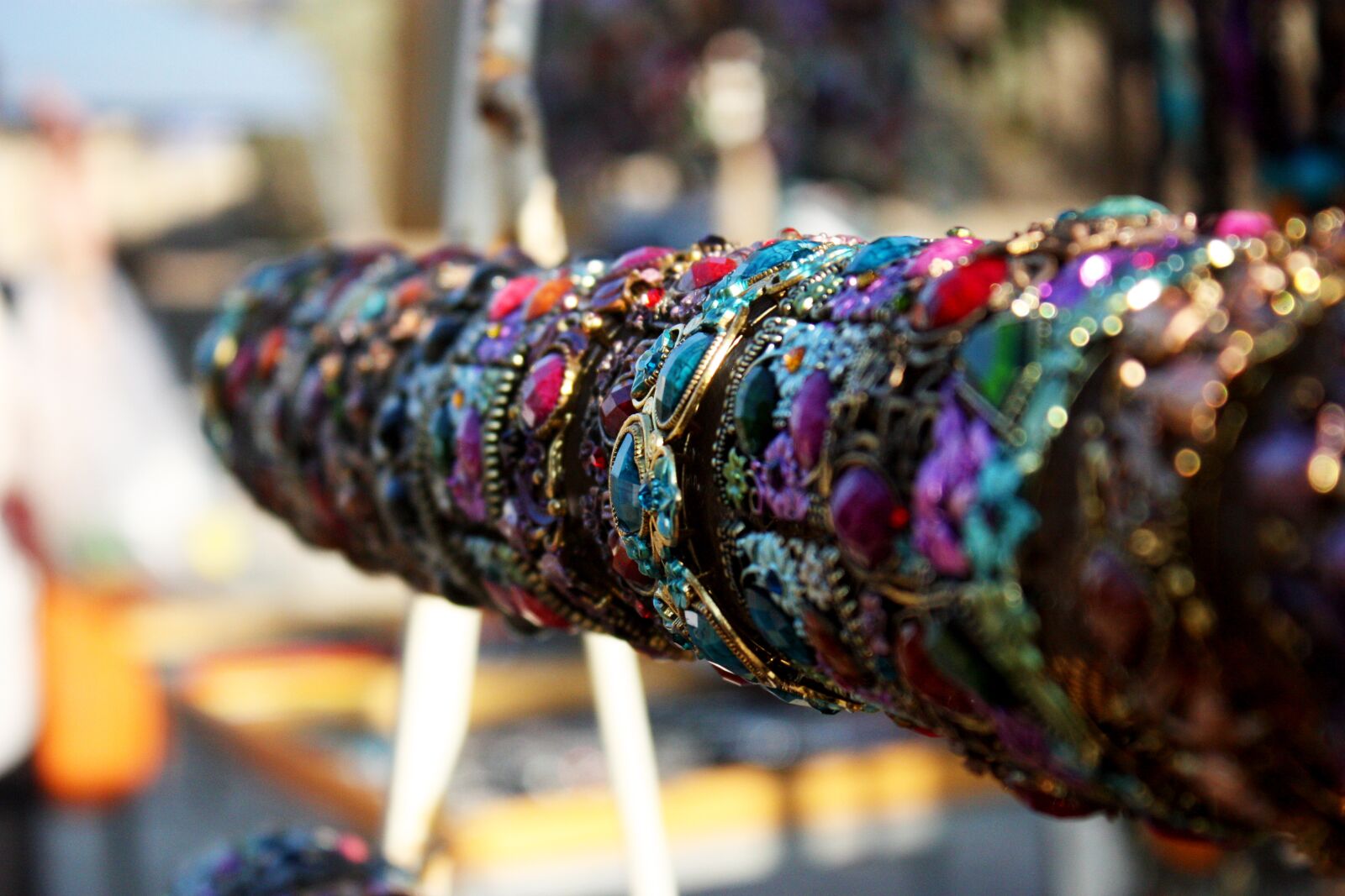 Canon EOS 450D (EOS Rebel XSi / EOS Kiss X2) sample photo. Armlet, bracelet, selling photography
