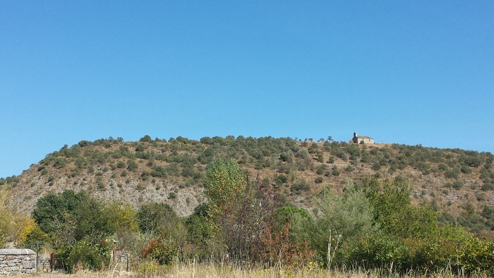 Samsung Galaxy S4 sample photo. Chapel, ardèche, field photography