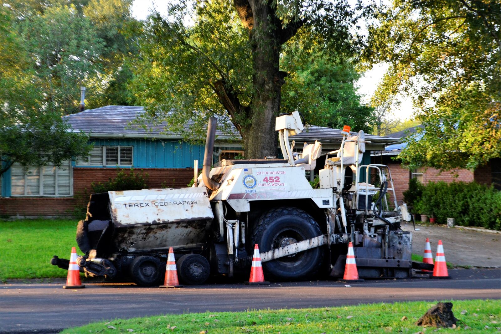 Nikon D3100 sample photo. Road paving truck, tar photography