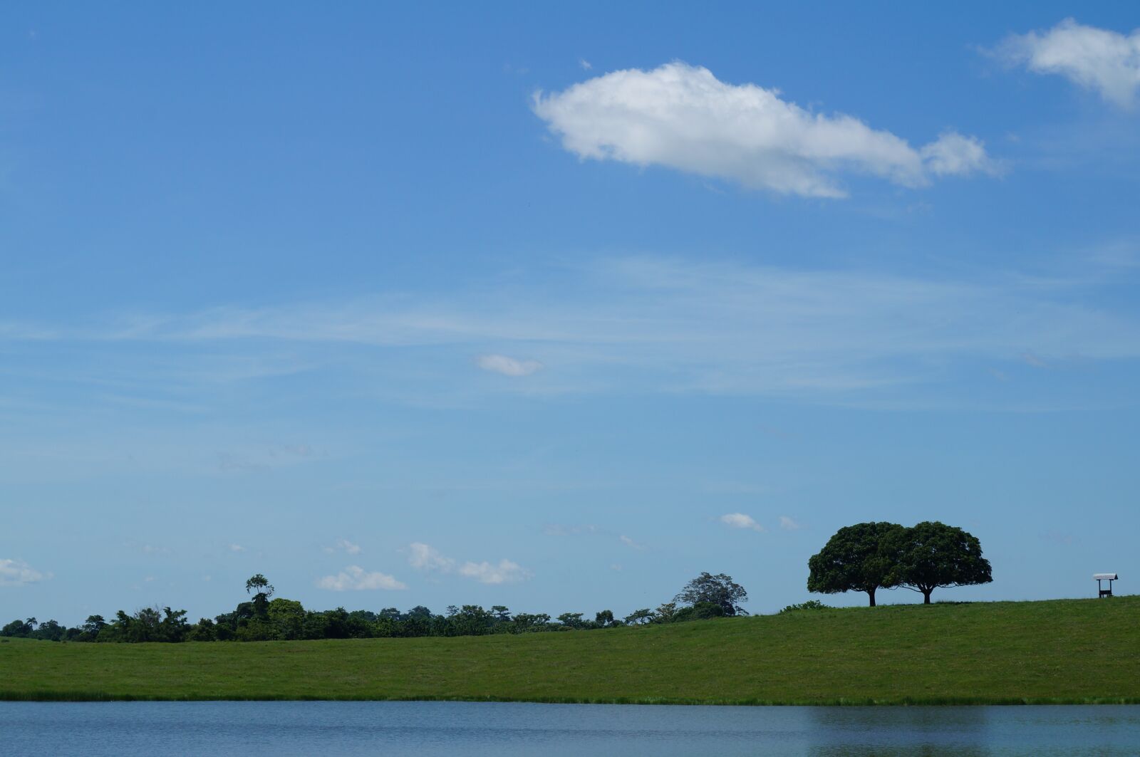 Sony SLT-A37 + Sony DT 55-300mm F4.5-5.6 SAM sample photo. Sky, lake, landscape photography