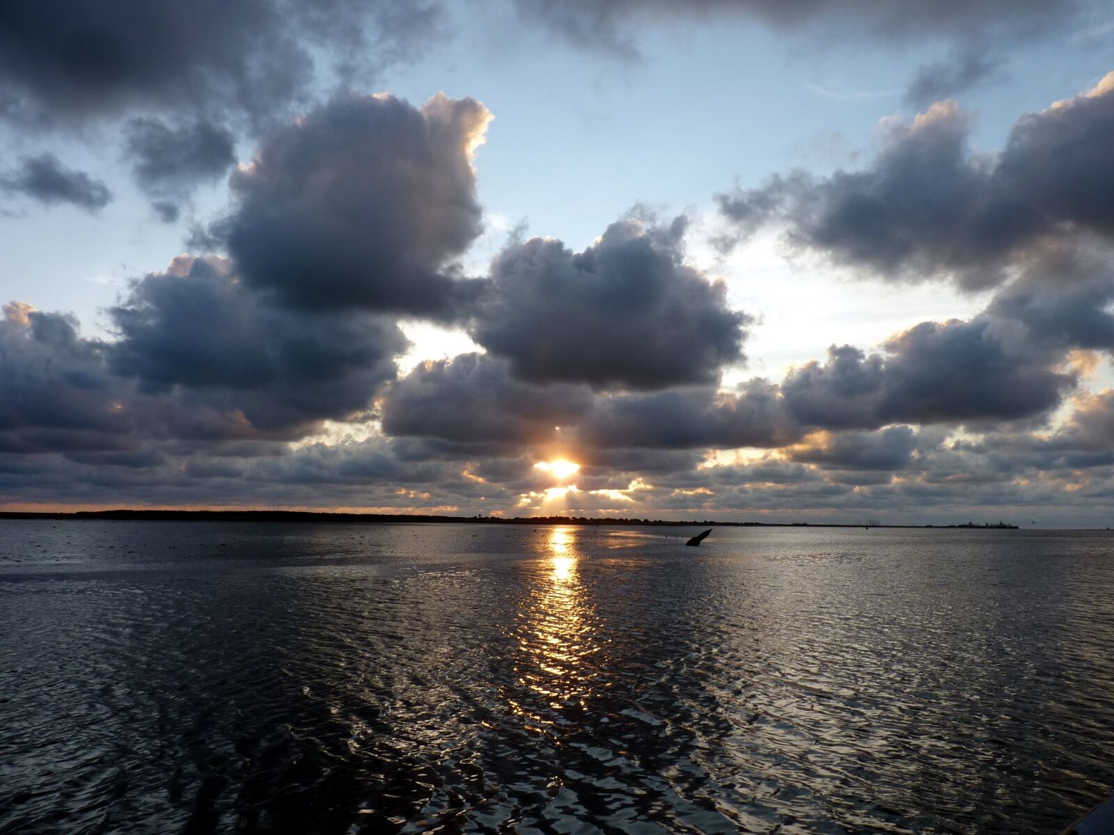 Panasonic Lumix DMC-FZ35 (Lumix DMC-FZ38) sample photo. Dawn, sea, west frisian photography