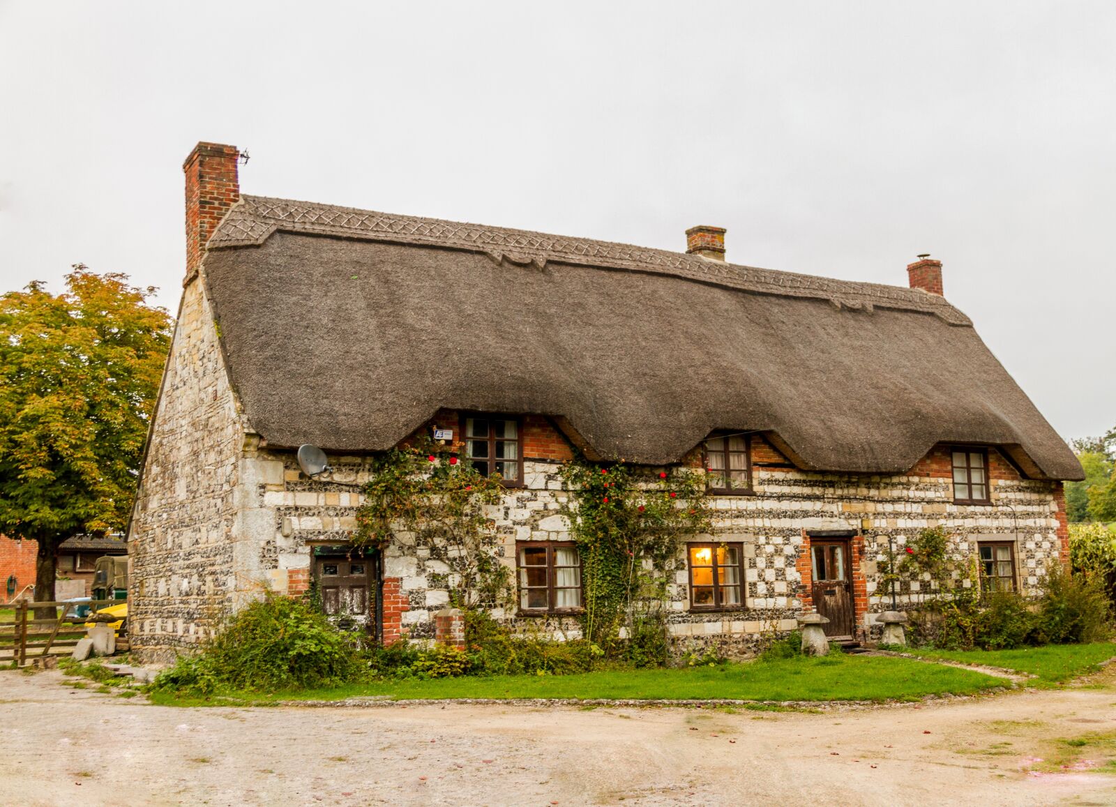Canon EOS 7D sample photo. Architecture, building, bungalow photography