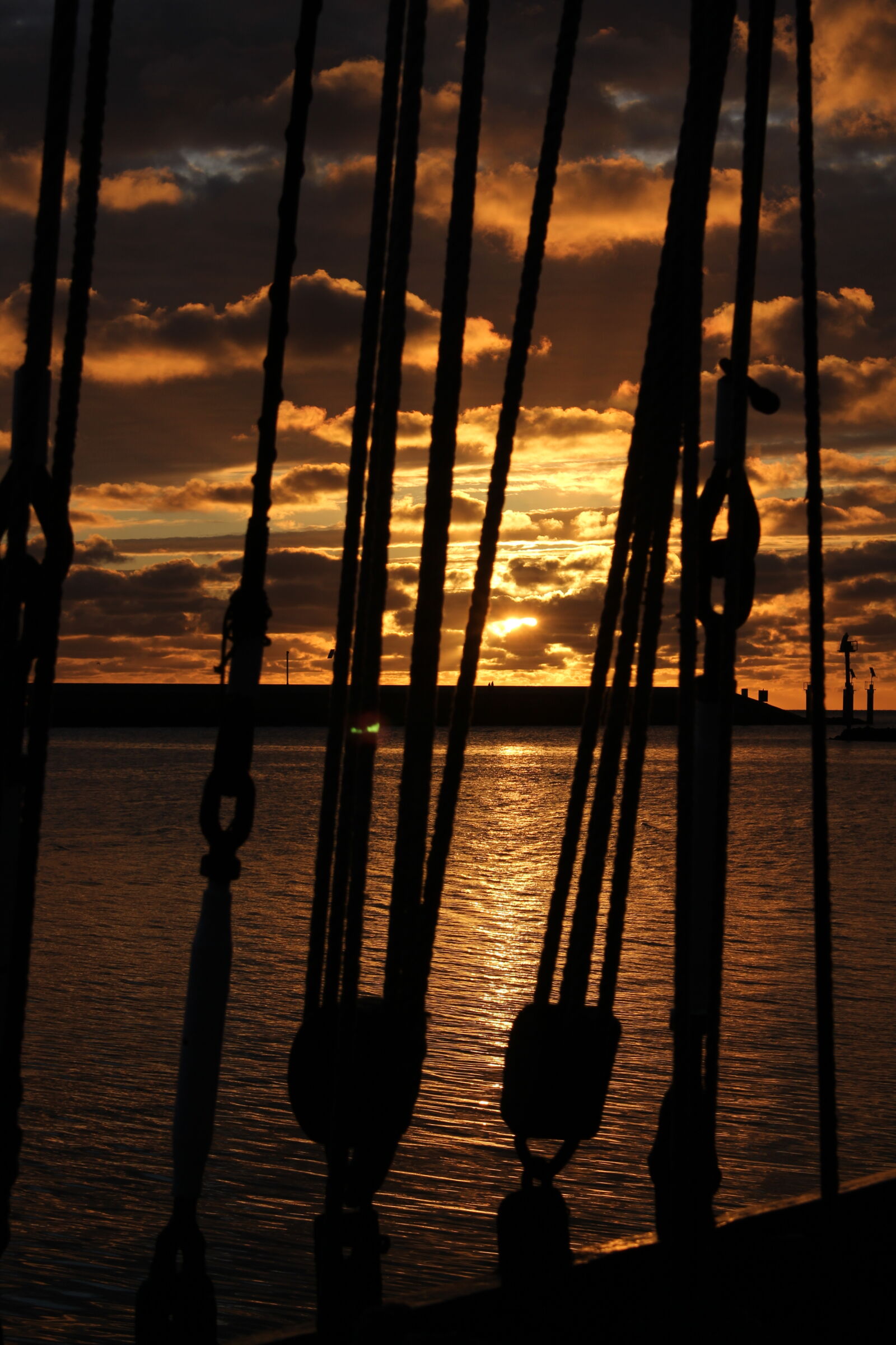 Canon EOS 700D (EOS Rebel T5i / EOS Kiss X7i) sample photo. Sea, sunset photography