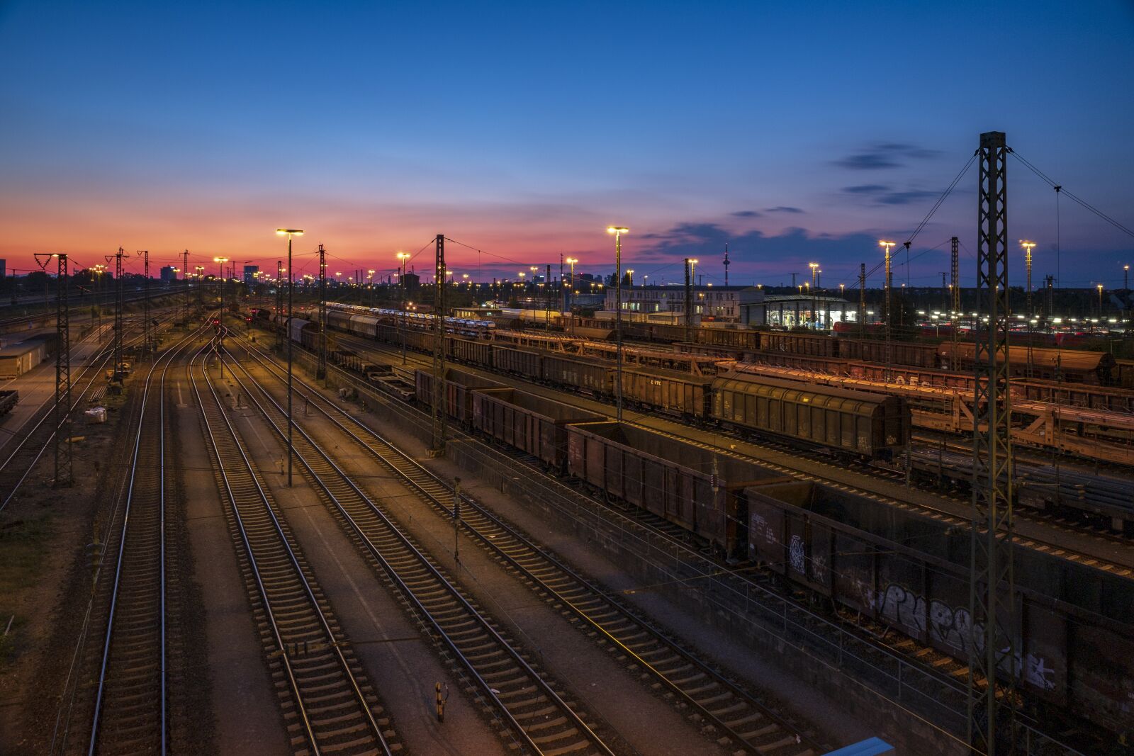 Fujifilm X-T2 sample photo. Railway station, goods station photography