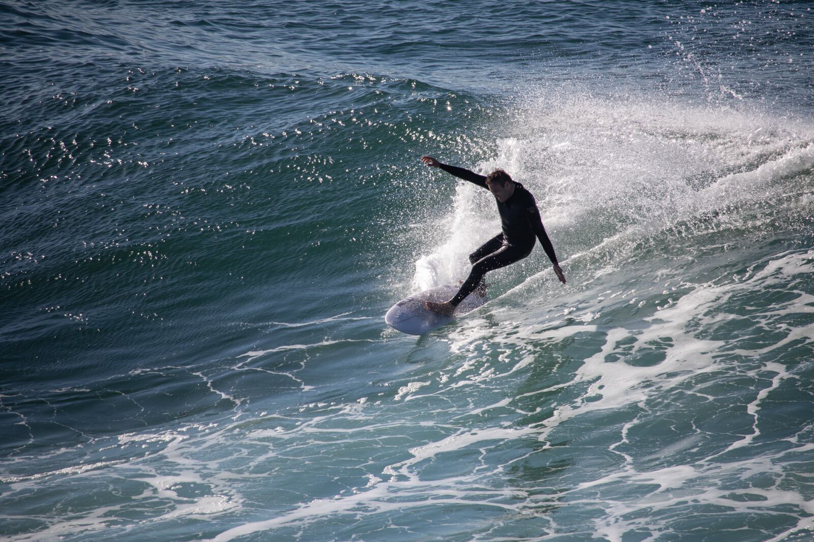 Canon EOS 200D (EOS Rebel SL2 / EOS Kiss X9) sample photo. Surfer, surfing, surf photography