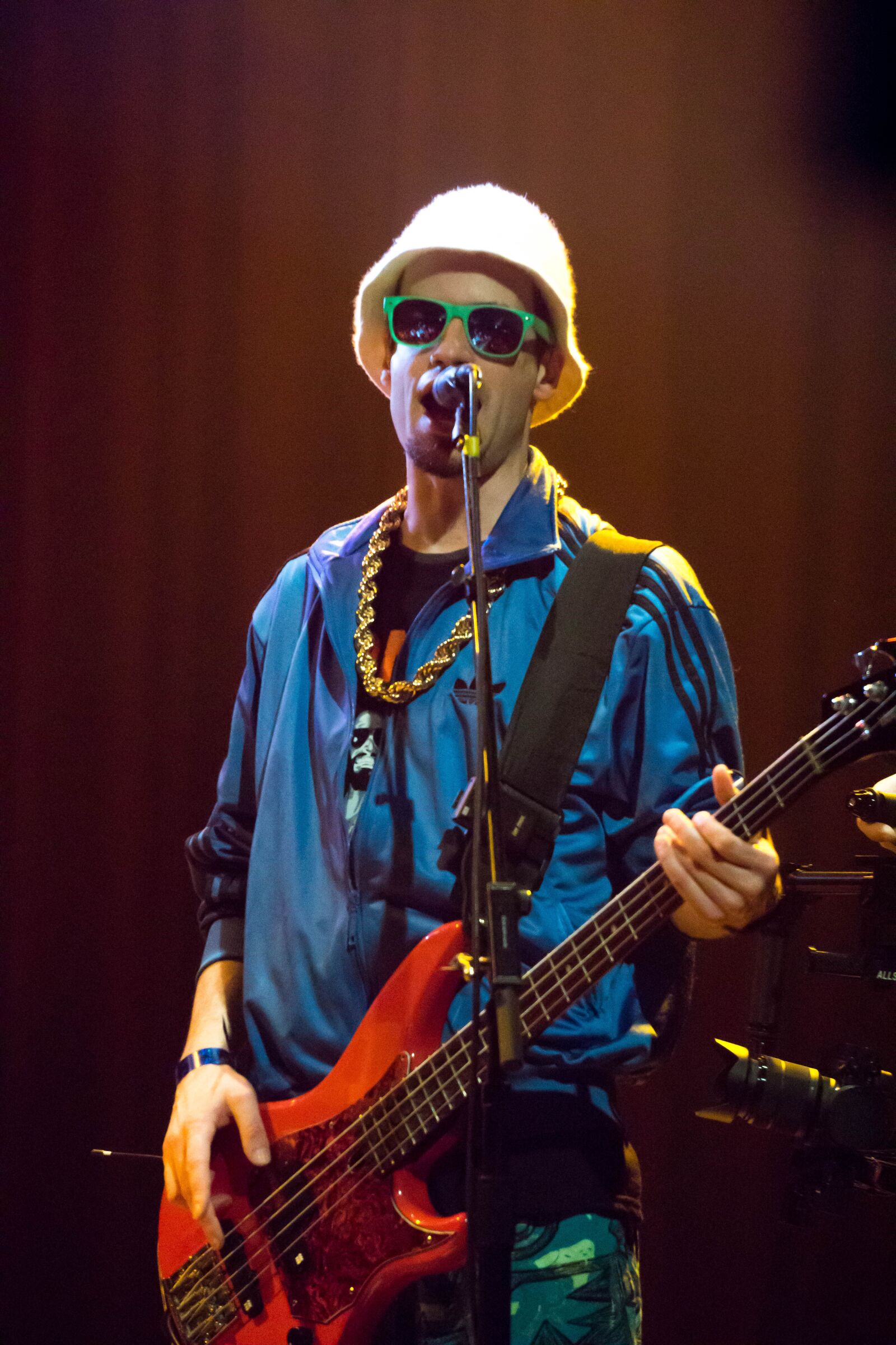 Sony a6000 sample photo. Live music, singer, concert photography