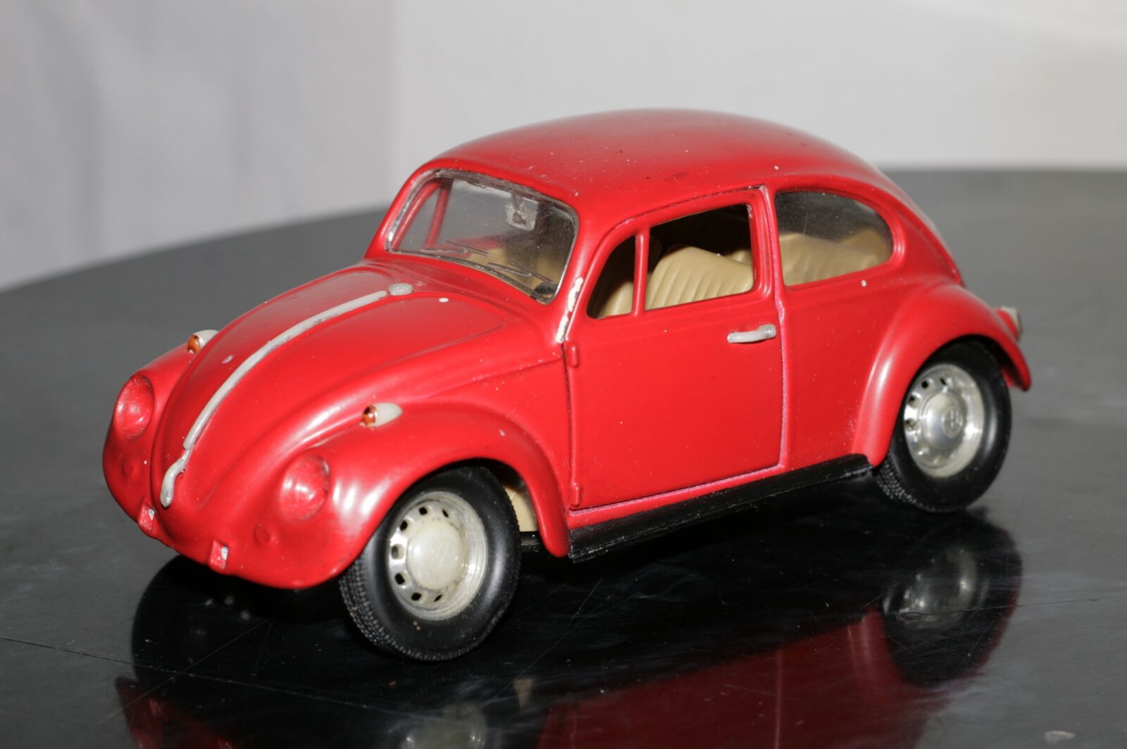 Canon EOS 400D (EOS Digital Rebel XTi / EOS Kiss Digital X) sample photo. Toys, car, mini car photography