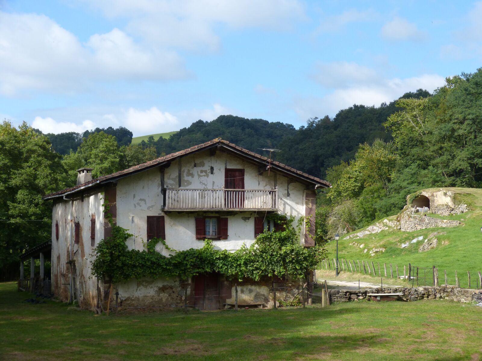 Panasonic DMC-FZ62 sample photo. Hamlet, navarre, puerto otsondo photography