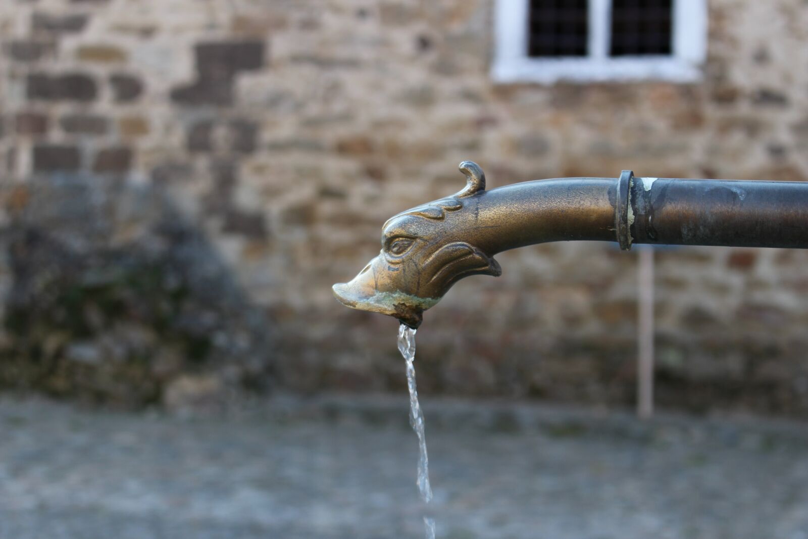 Canon EOS 100D (EOS Rebel SL1 / EOS Kiss X7) sample photo. Fountain, water, field photography