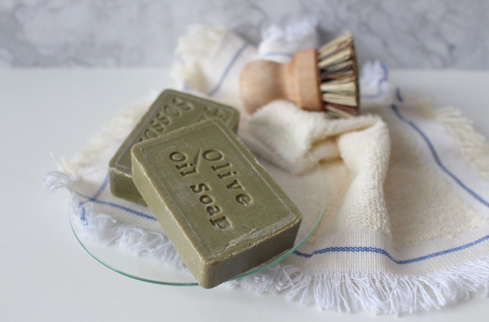 Canon EOS 700D (EOS Rebel T5i / EOS Kiss X7i) sample photo. Soap, bristle, natural brush photography