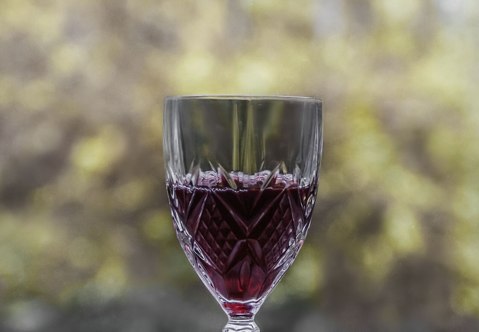Canon EF 70-200mm F4L USM sample photo. Wine, wine glass, glass photography