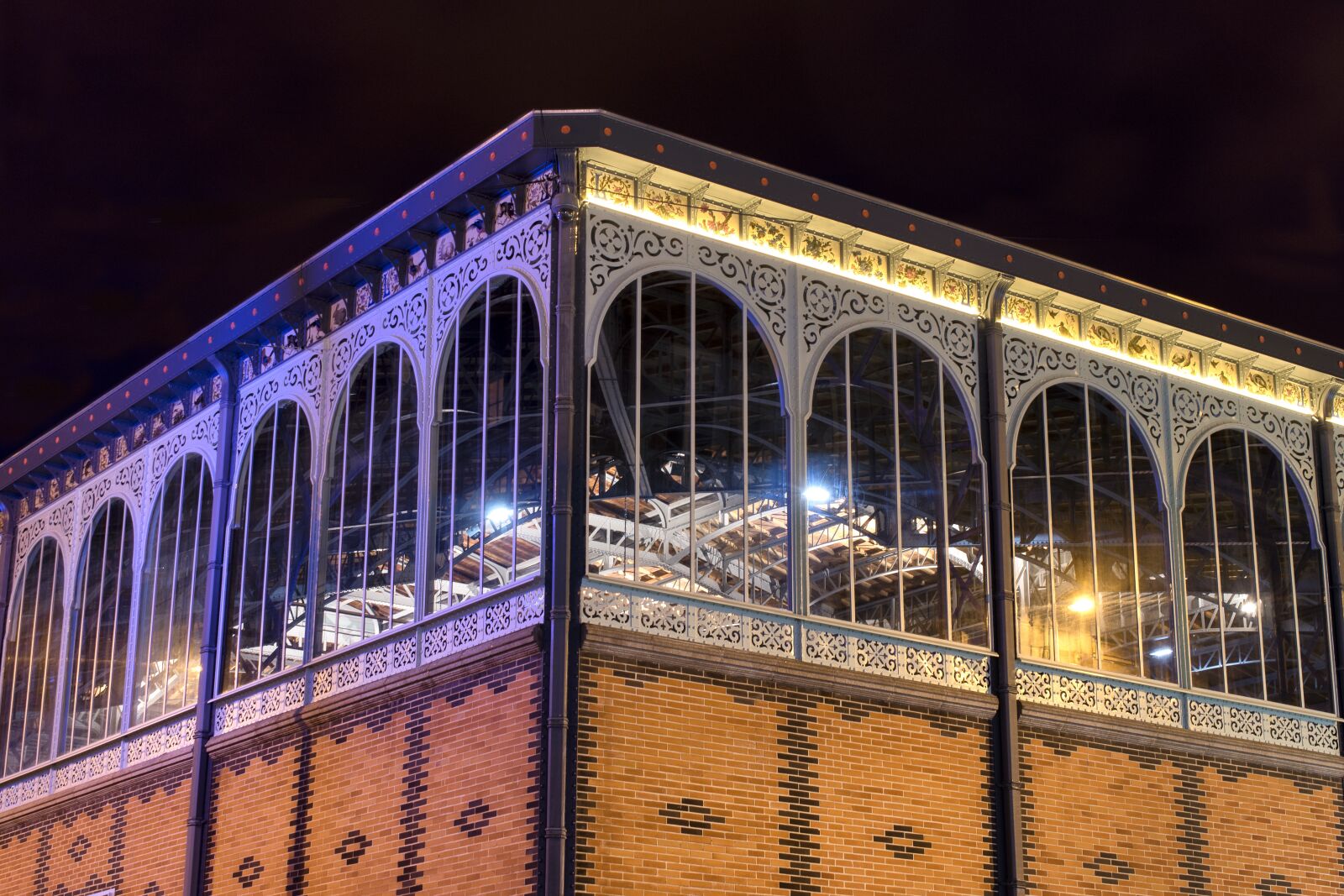 Nikon D5600 sample photo. Architecture, building, halles photography