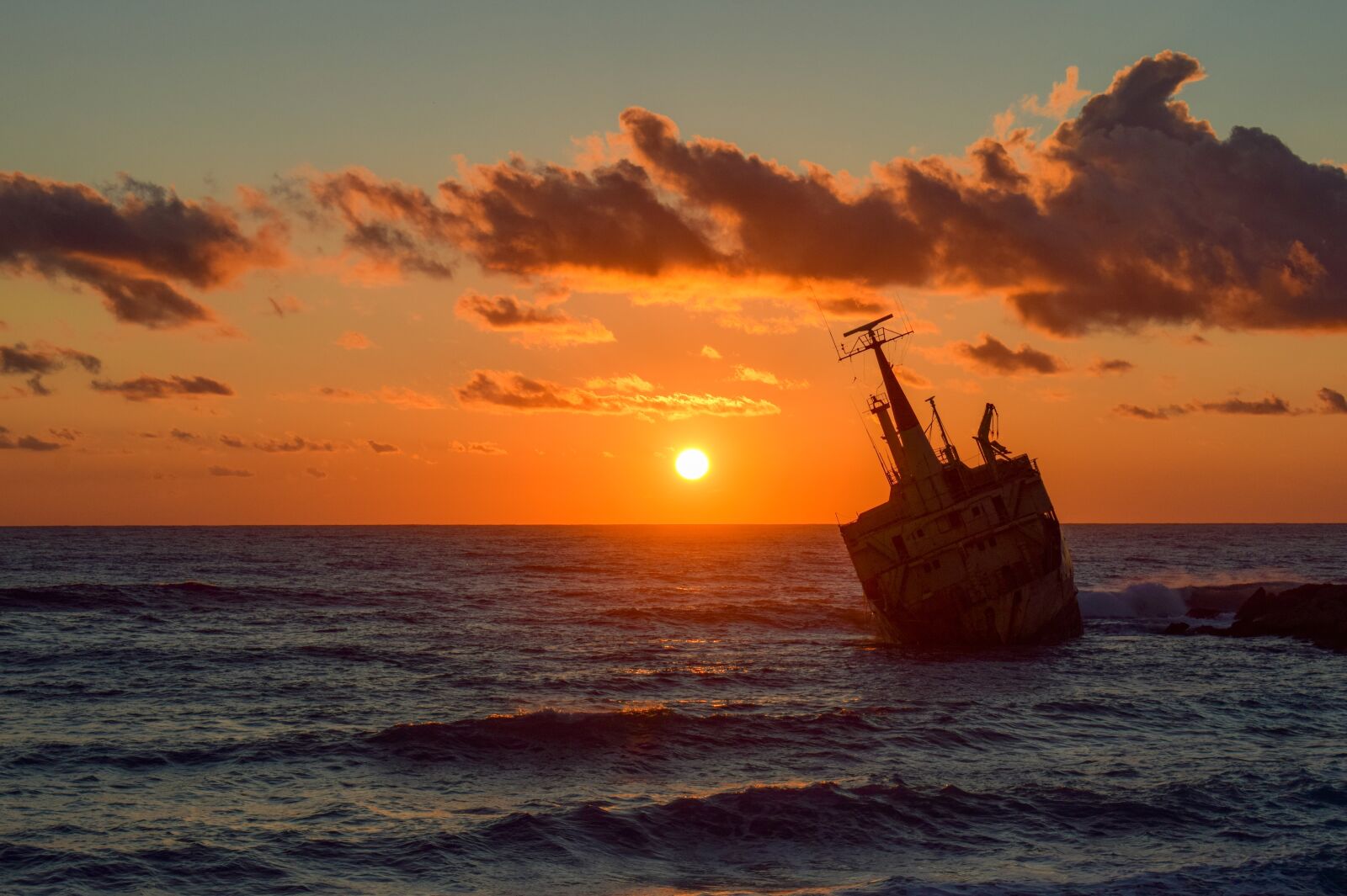 Nikon D3300 sample photo. Shipwreck, sea, clouds photography