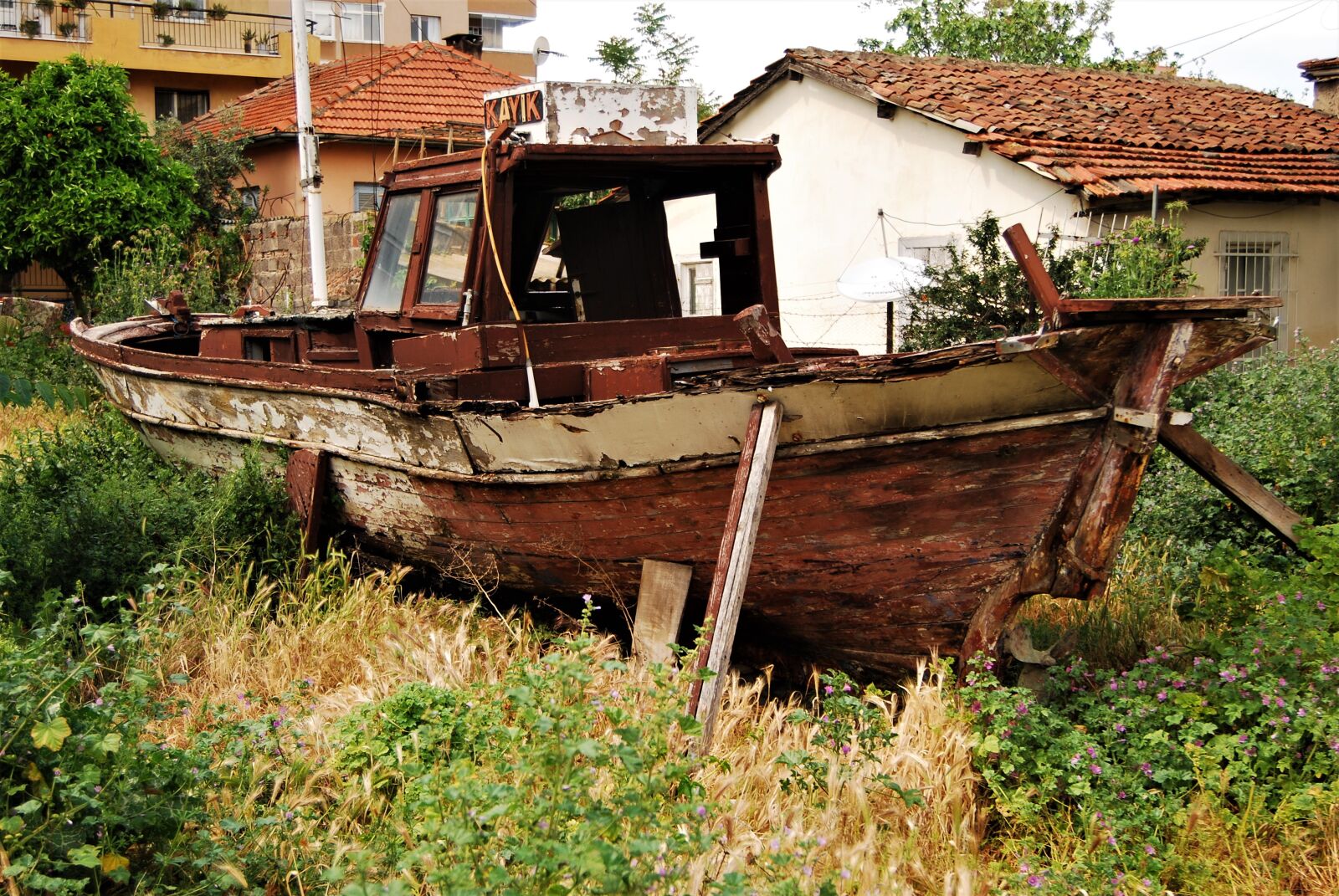 Nikon D80 sample photo. Boat, old, marine photography