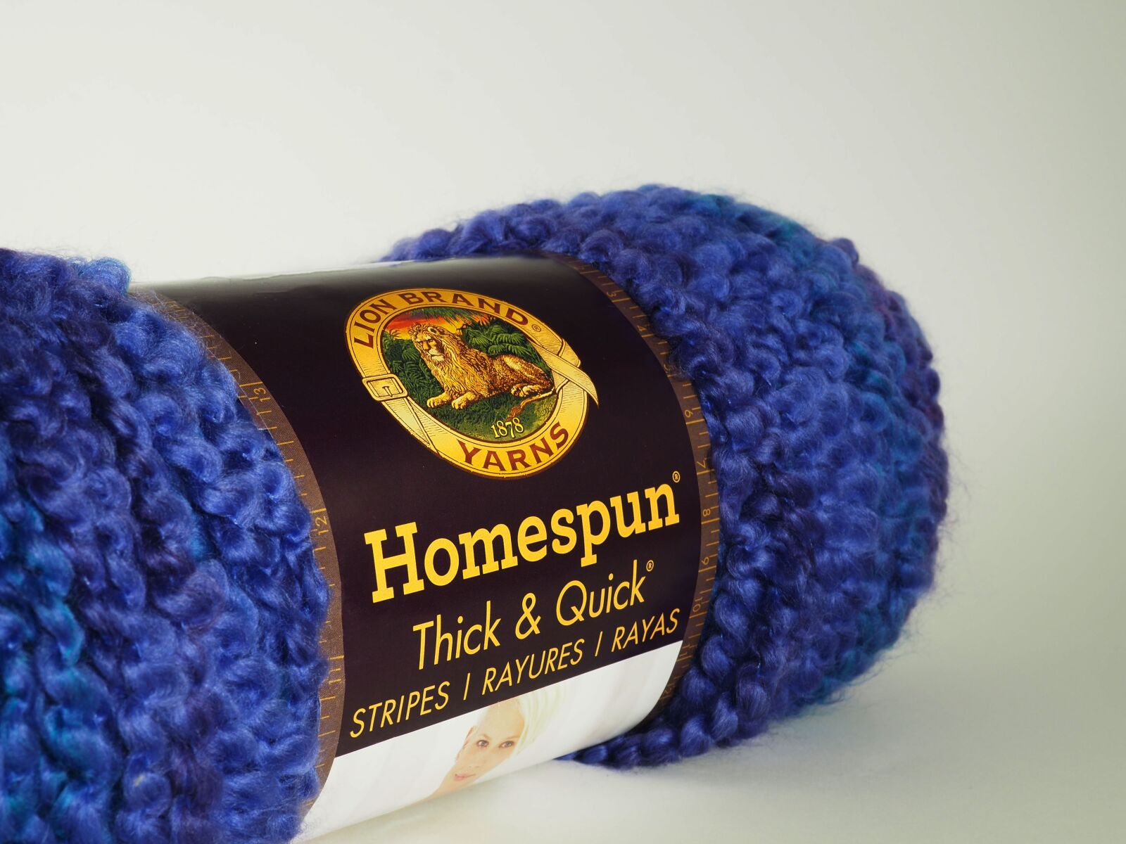 Olympus OM-D E-M10 II sample photo. Yarn, homespun, crochet photography