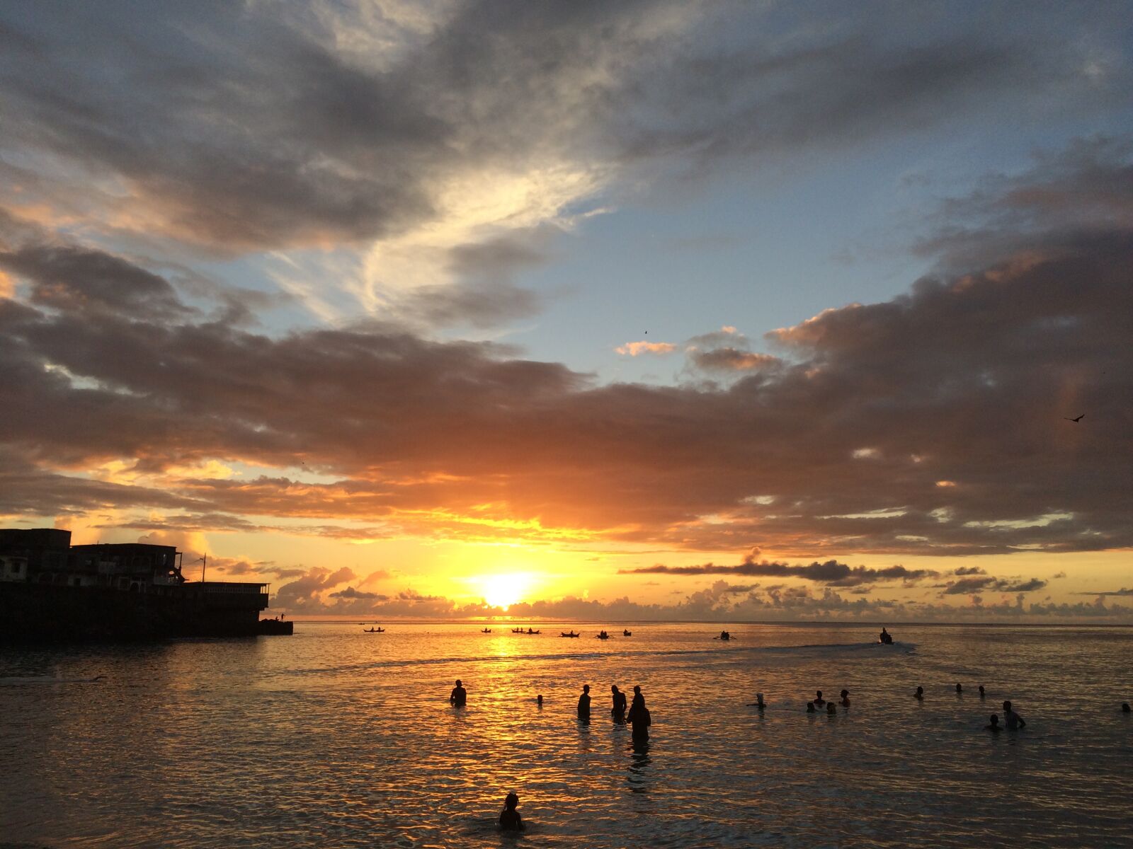 iPhone 5s back camera 4.15mm f/2.2 sample photo. Beach, evening, sky, golden photography