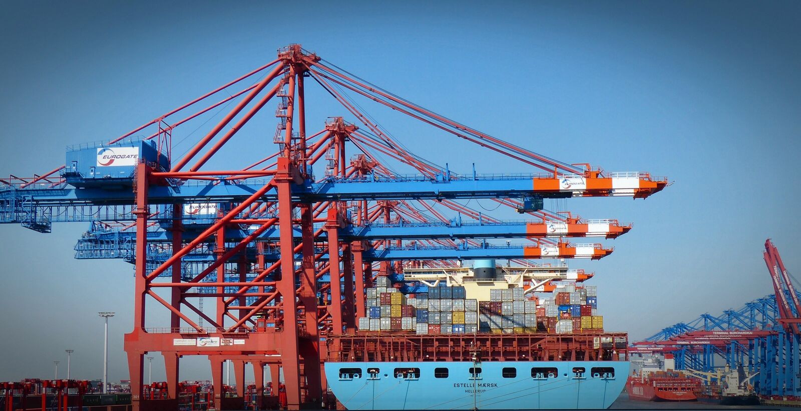 Panasonic Lumix DMC-FZ200 sample photo. Container gantry crane, container photography