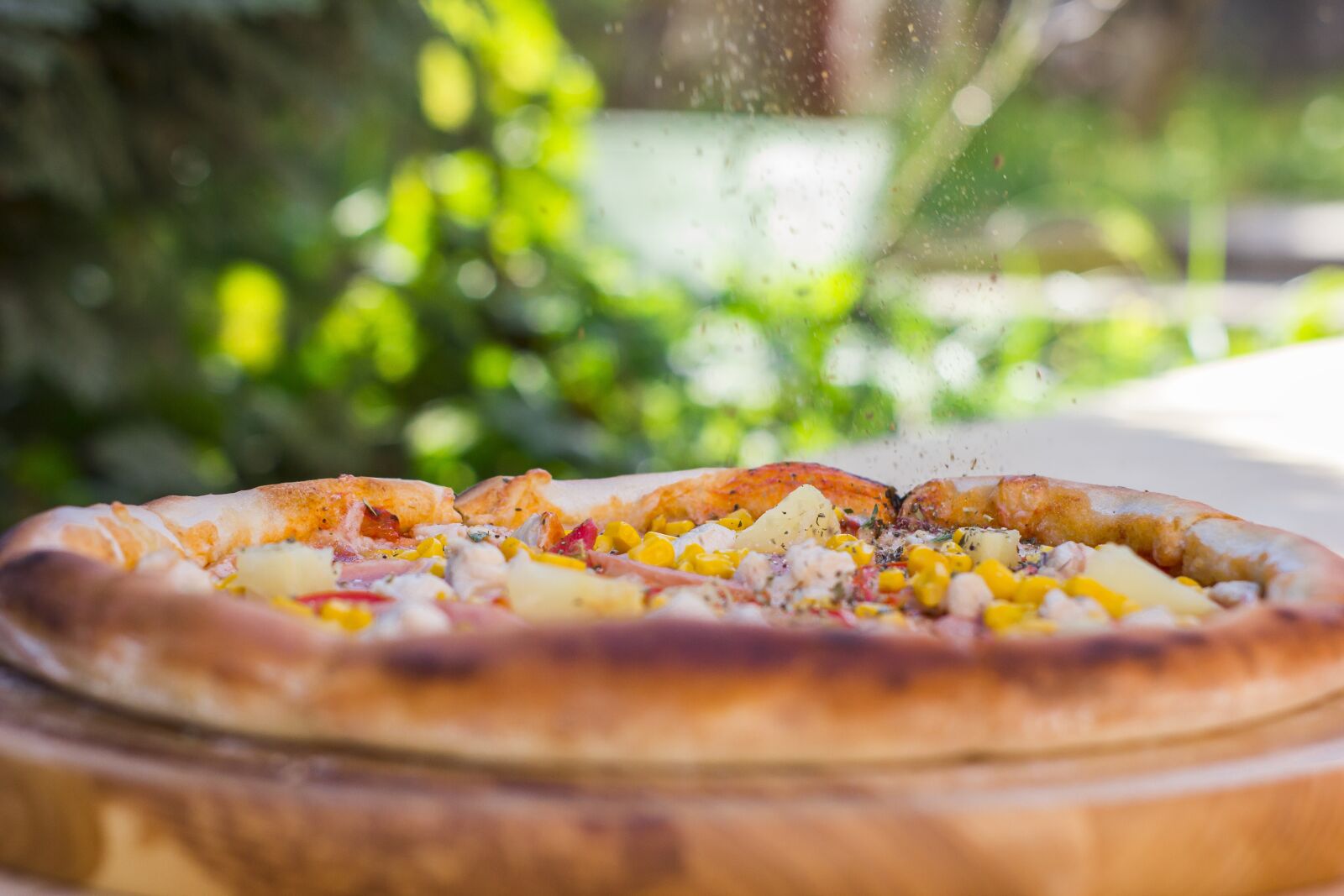 Canon EOS 60D sample photo. Fast food, pizza, pink photography