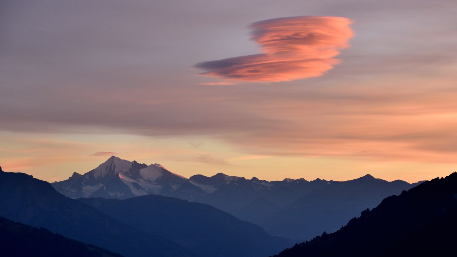 Nikon D5500 sample photo. Sunset, mountains, sky photography