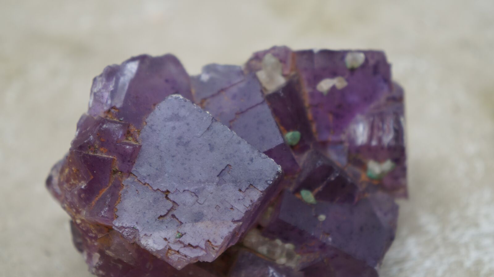 Sony Alpha a3000 + Sony E 18-55mm F3.5-5.6 OSS sample photo. Crystal, stone, gem photography