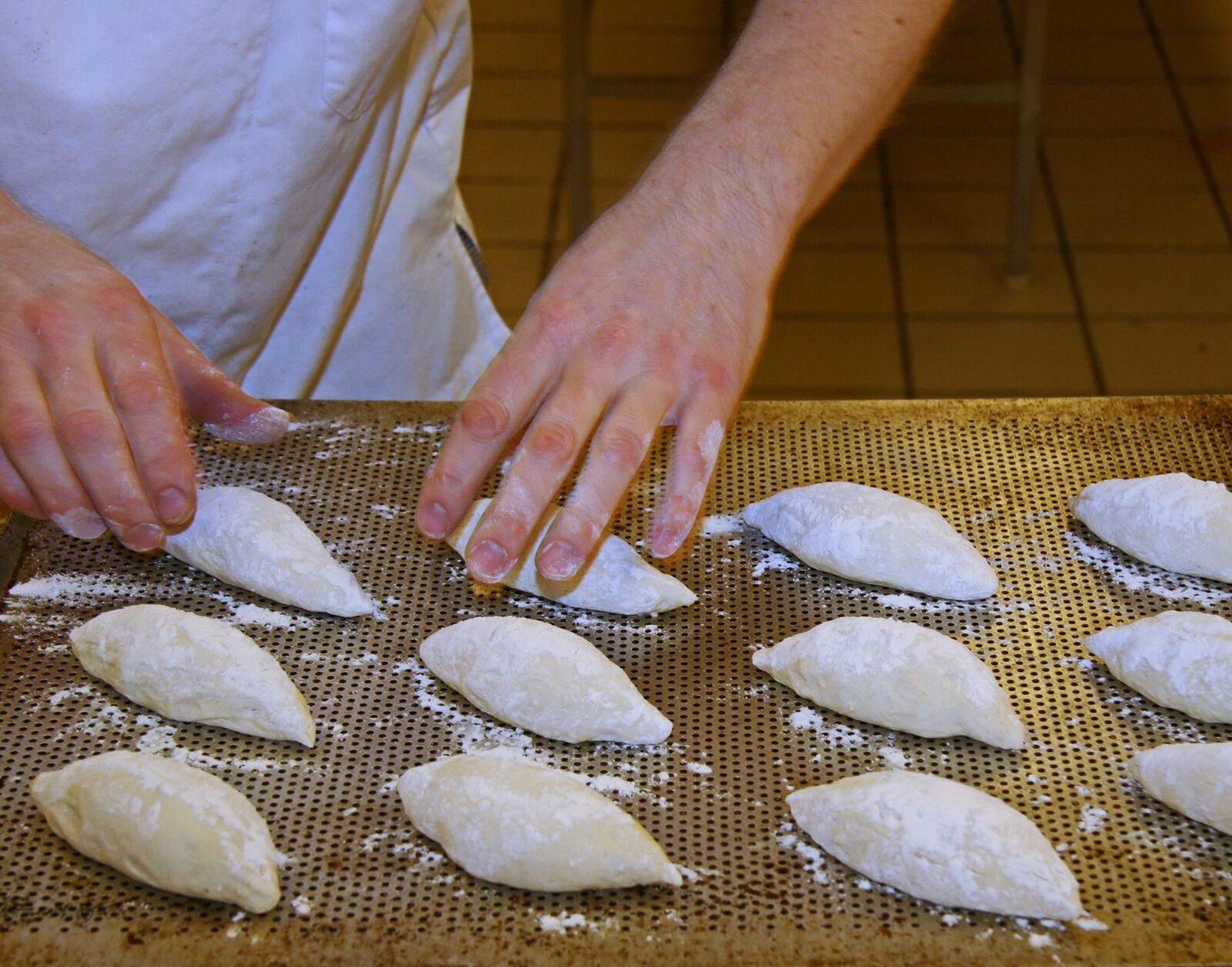 Canon EOS 20D sample photo. French gross bun, dough photography