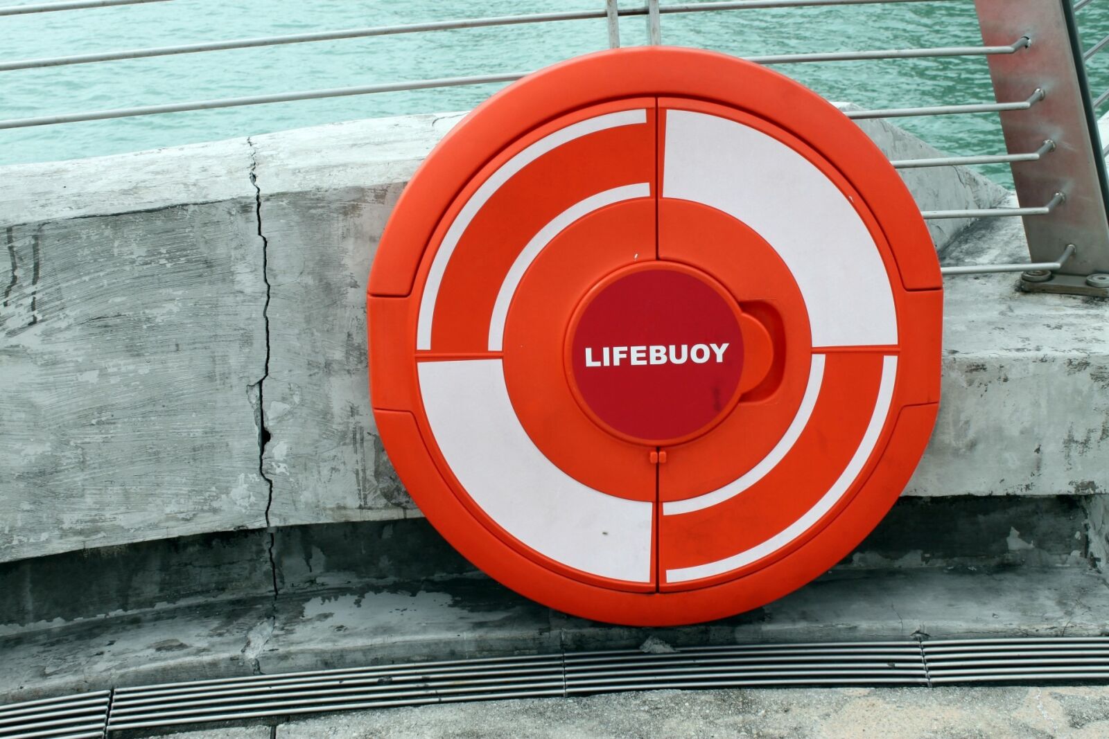 Canon EOS 500D (EOS Rebel T1i / EOS Kiss X3) sample photo. Buoy, emergency, equipment, guard photography