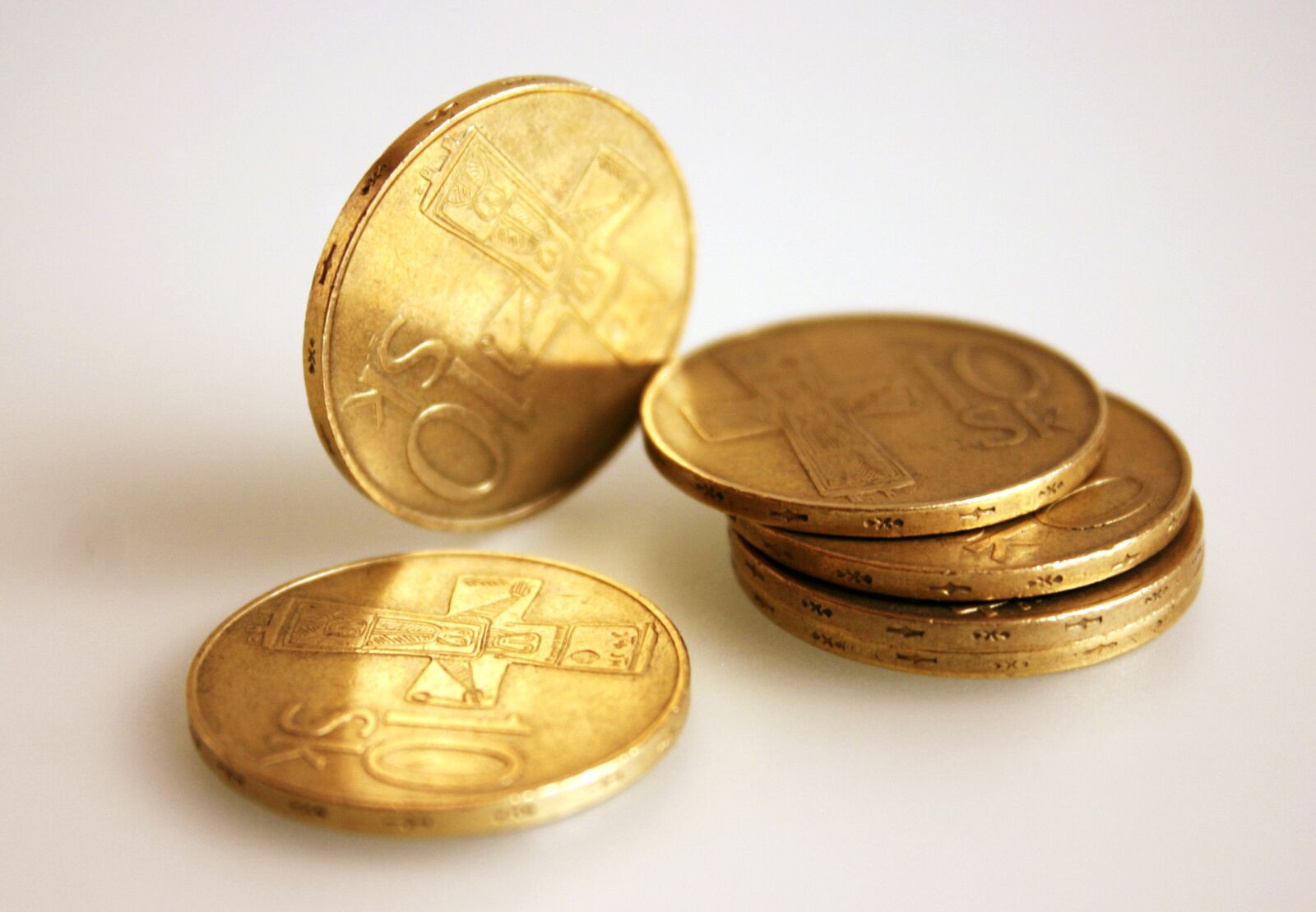 Canon EOS 300D (EOS Digital Rebel / EOS Kiss Digital) sample photo. Old coins, slovak, gold photography